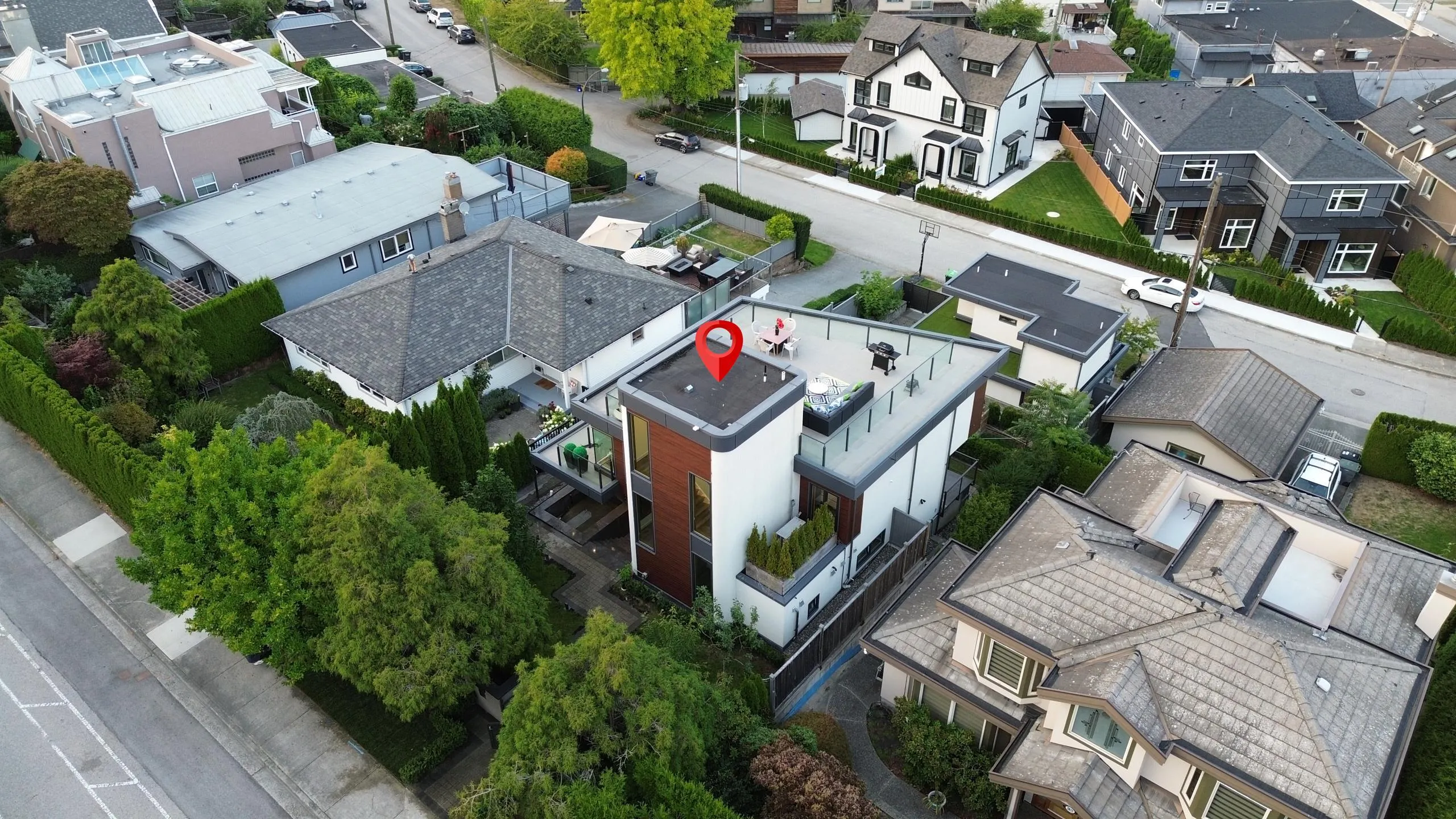 2863 W King Edward Avenue