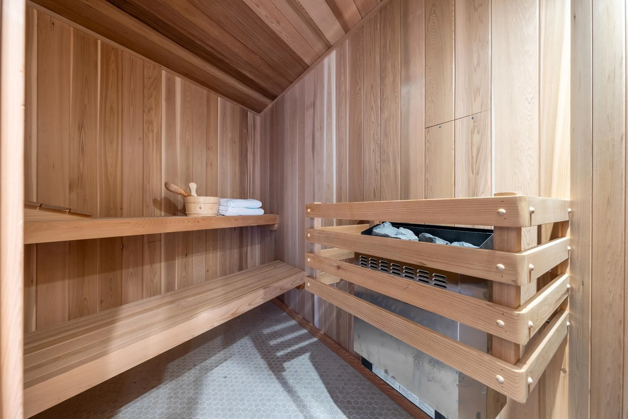 2863 W King Edward Avenue