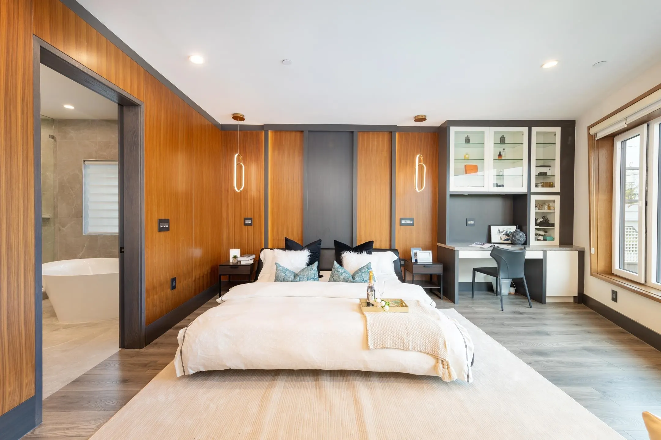 2863 W King Edward Avenue