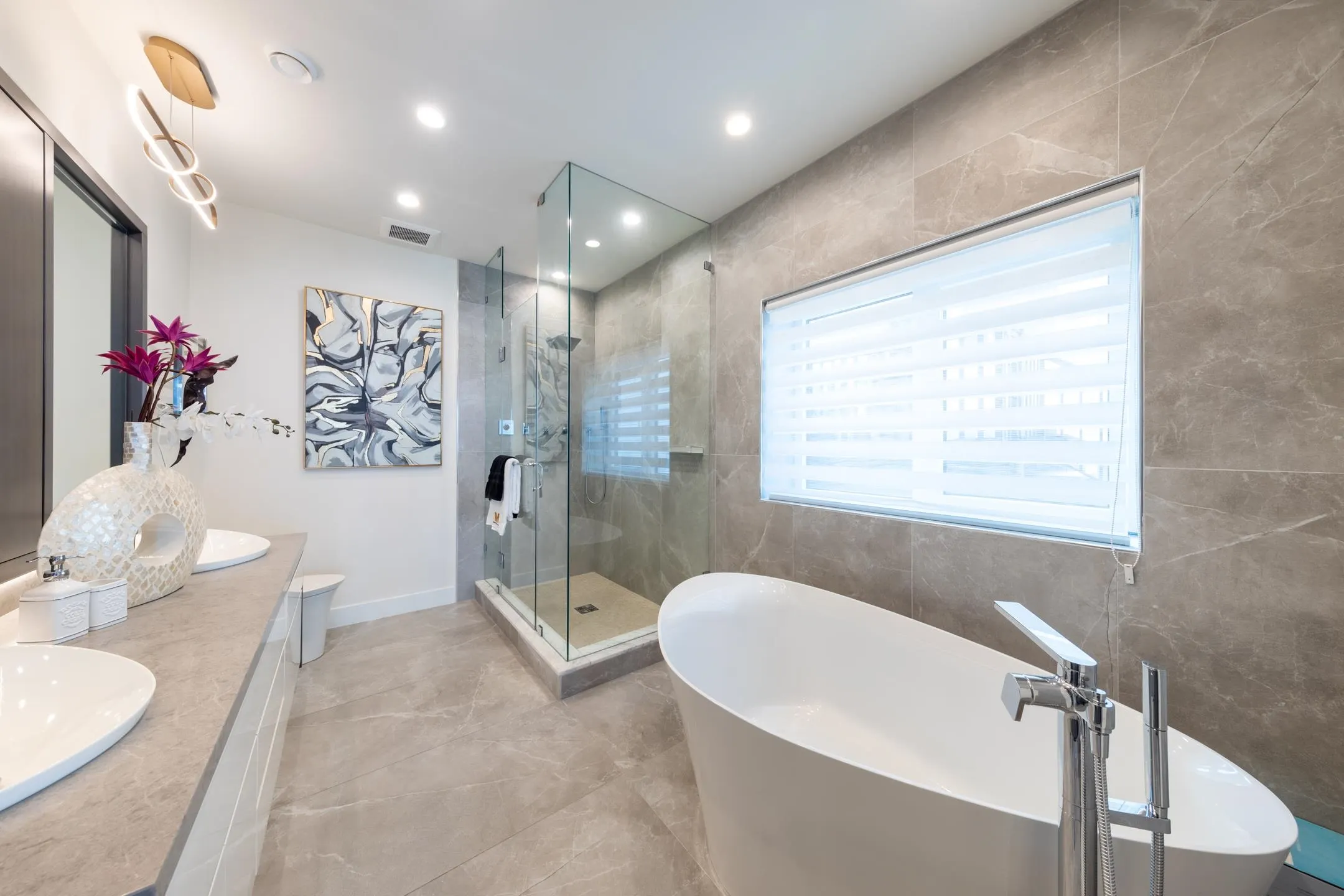 2863 W King Edward Avenue