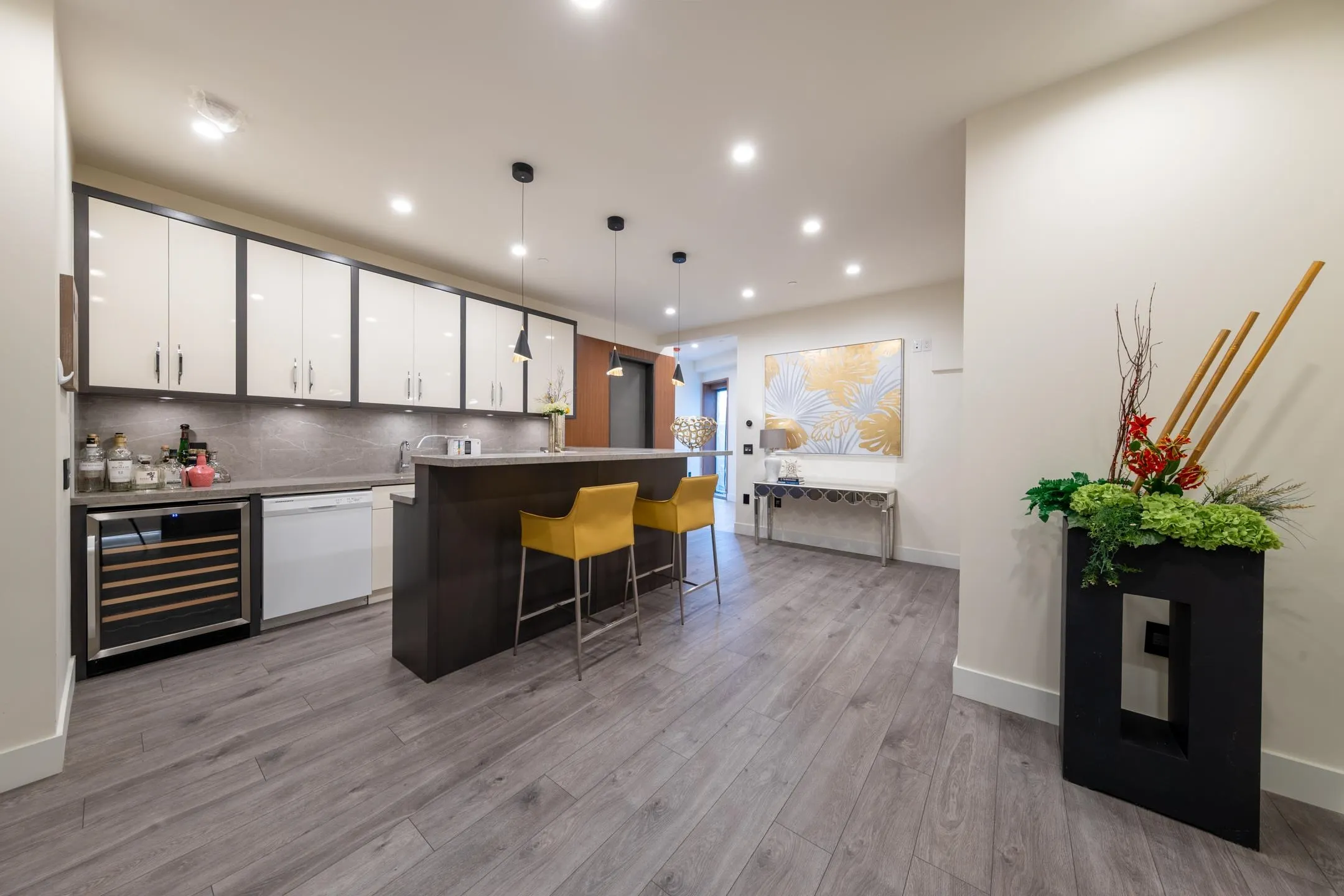 2863 W King Edward Avenue