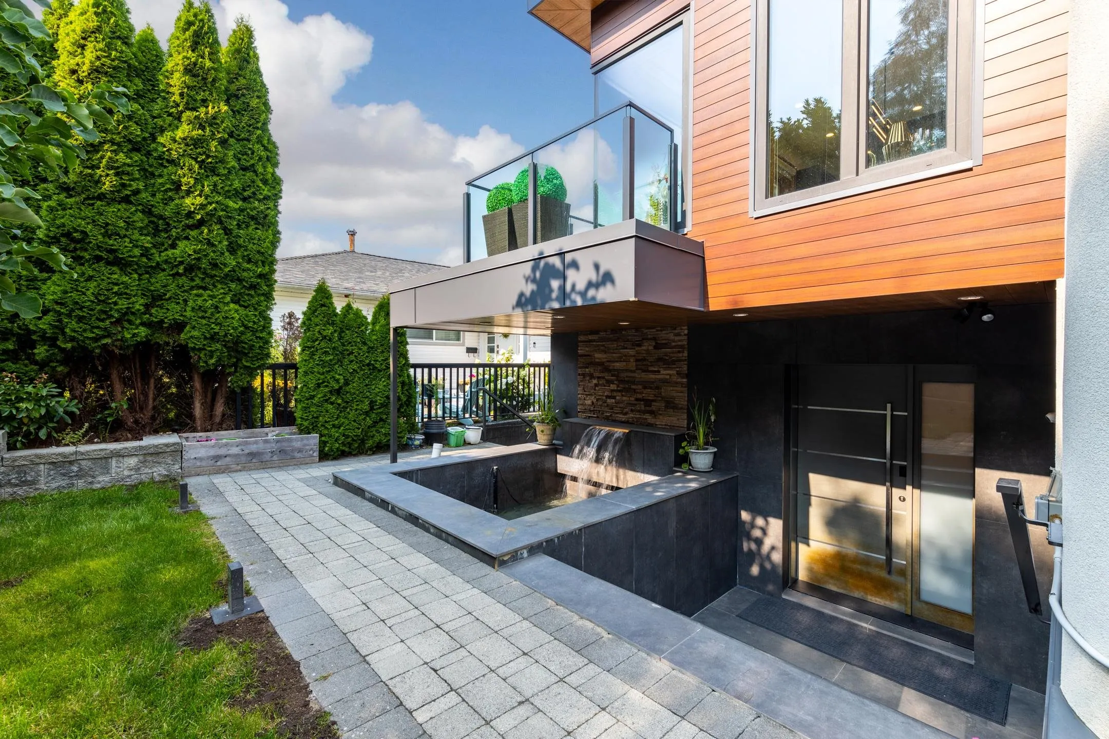 2863 W King Edward Avenue