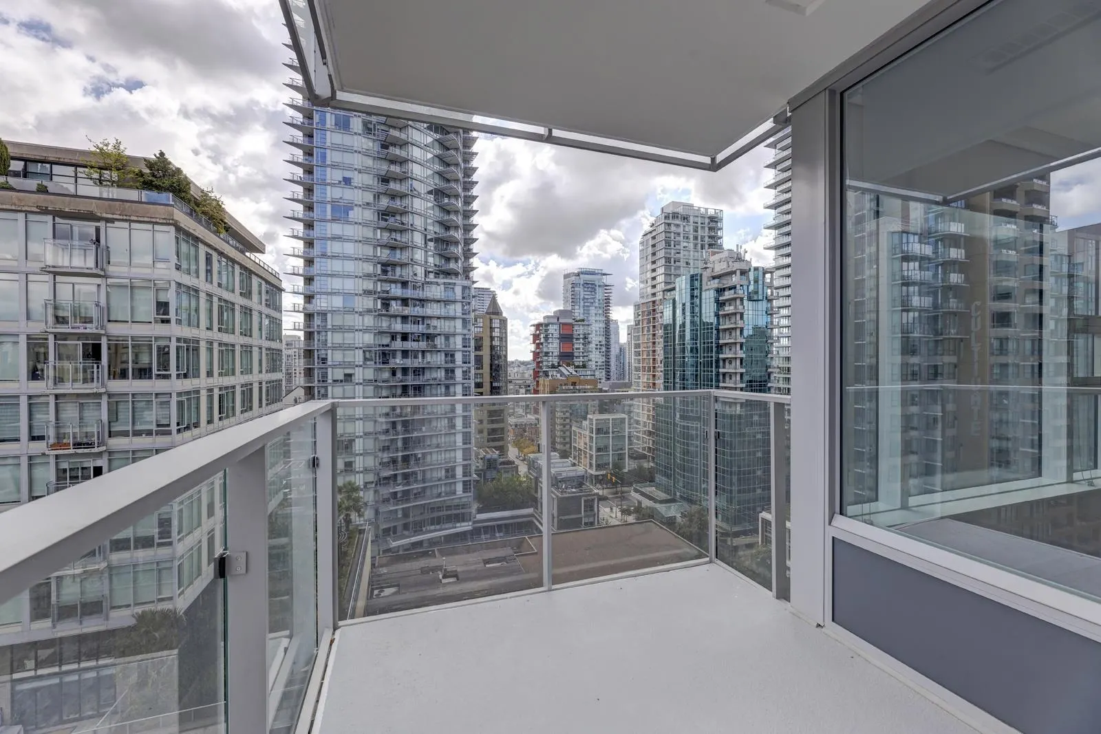 1208 1289 Hornby Street