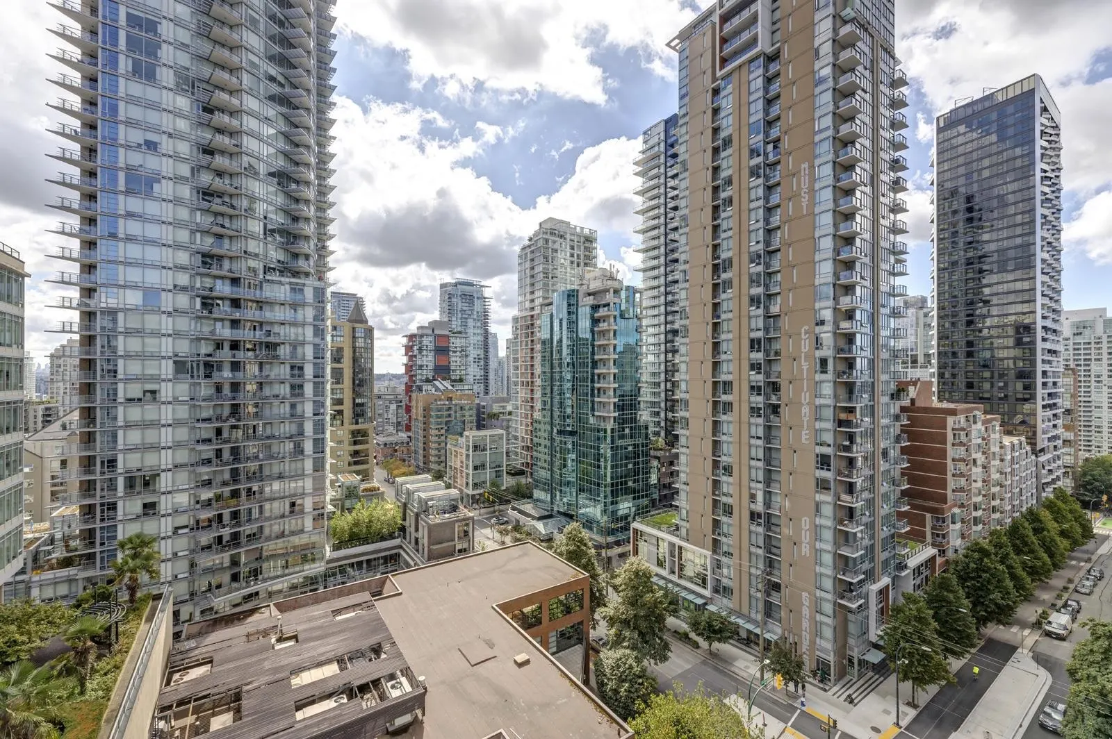 1208 1289 Hornby Street