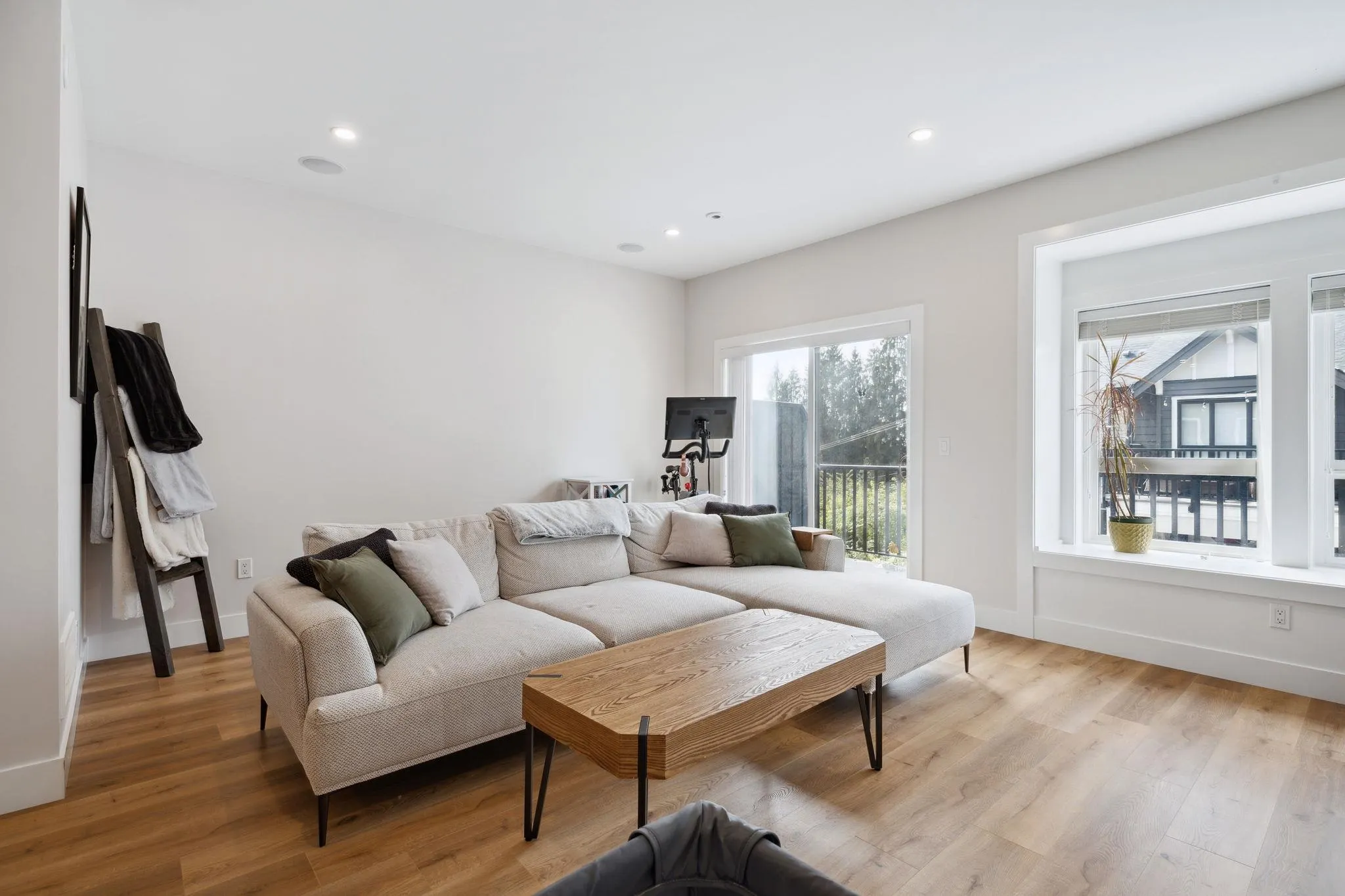 117 3409 Harper Road