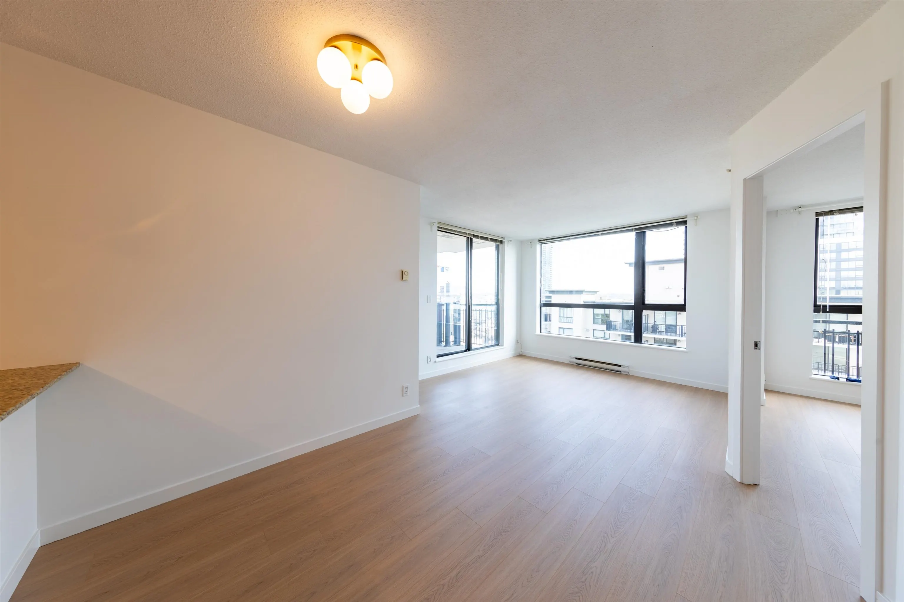 1205 814 Royal Avenue