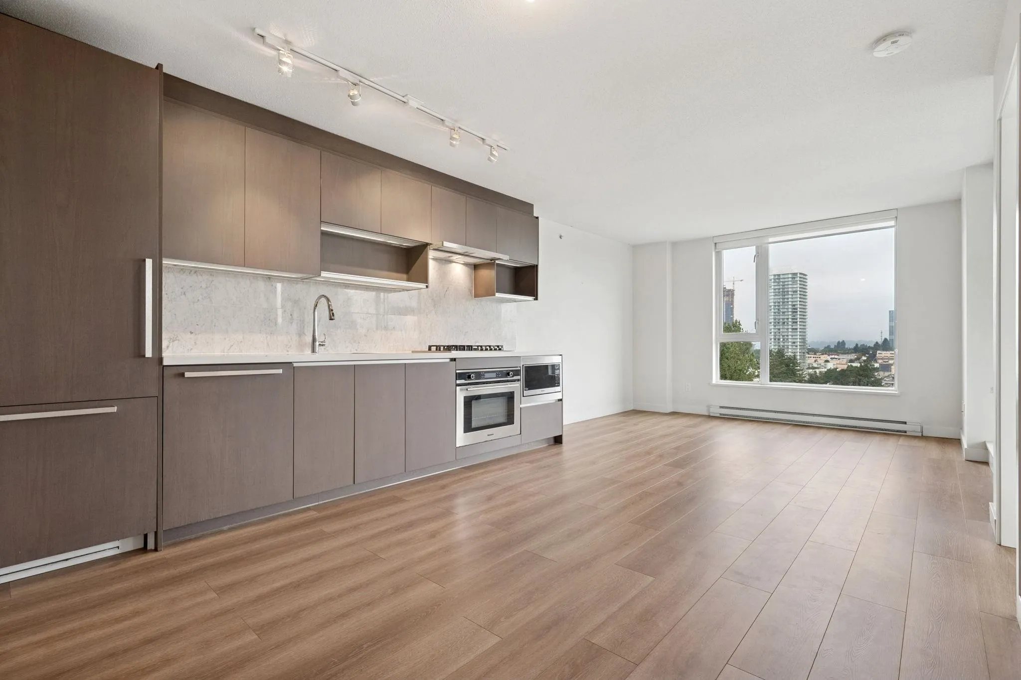 1512 13696 100 Avenue