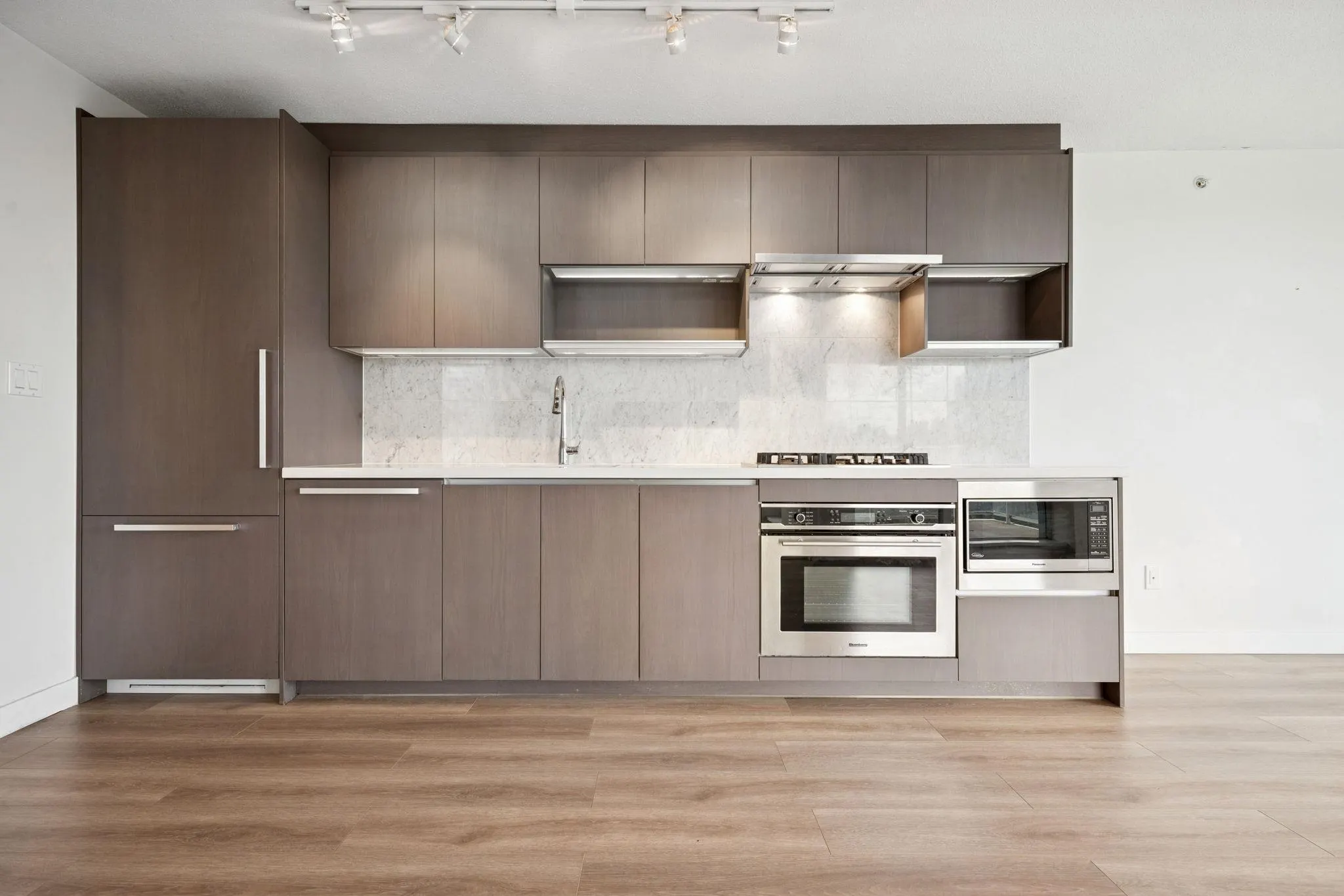 1512 13696 100 Avenue
