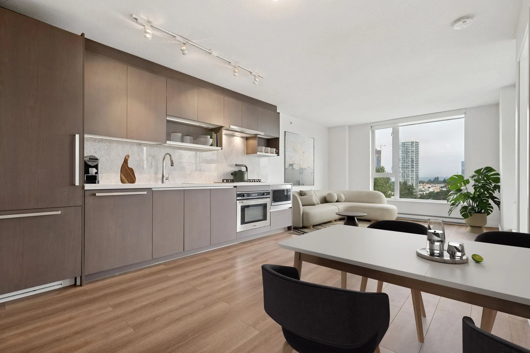 1512 13696 100 Avenue