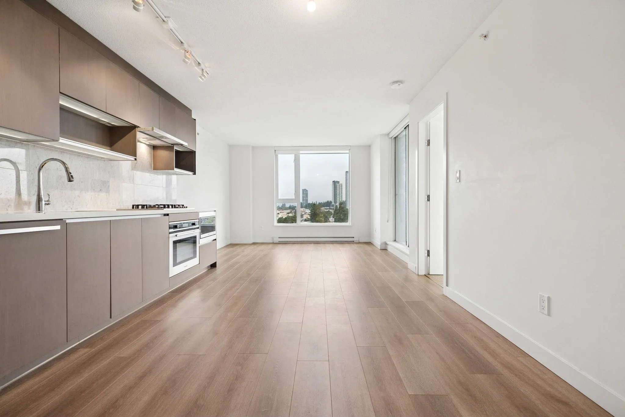 1512 13696 100 Avenue