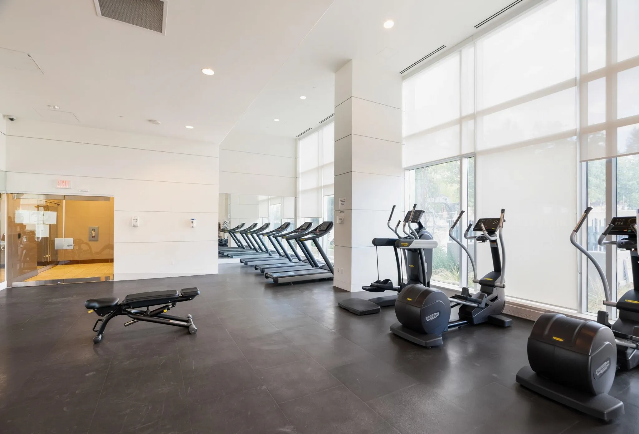 1512 13696 100 Avenue