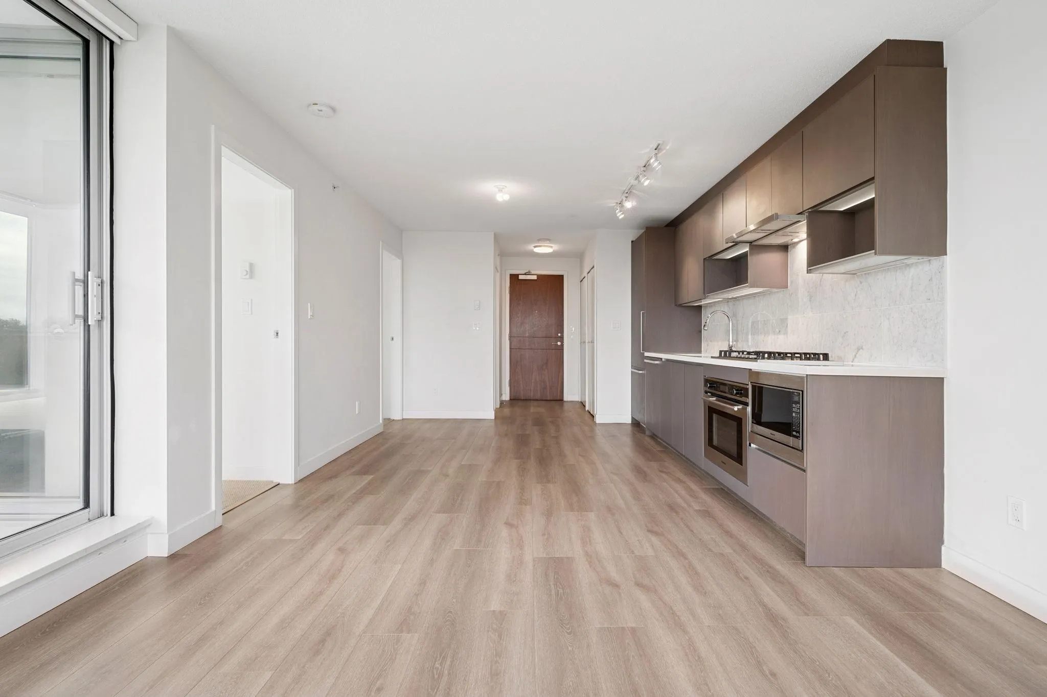 1512 13696 100 Avenue