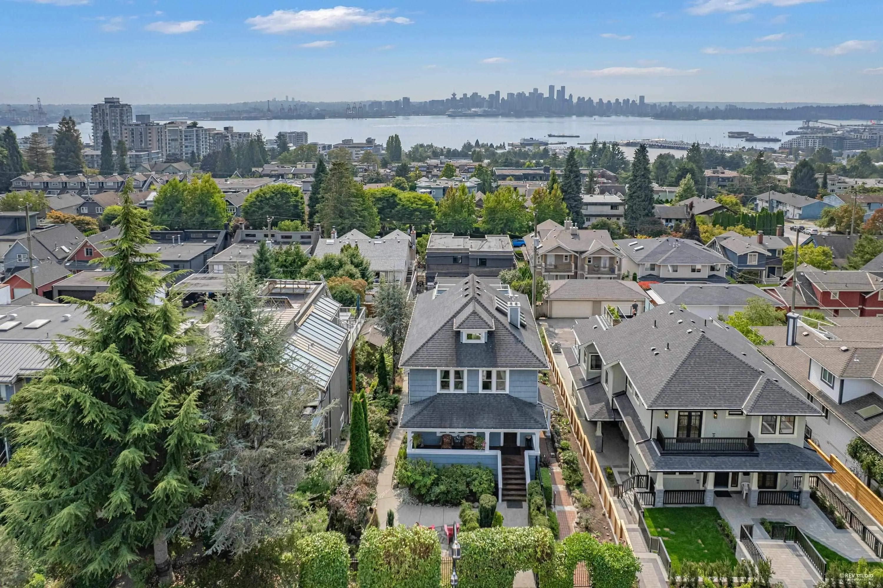 255 W 6th Street