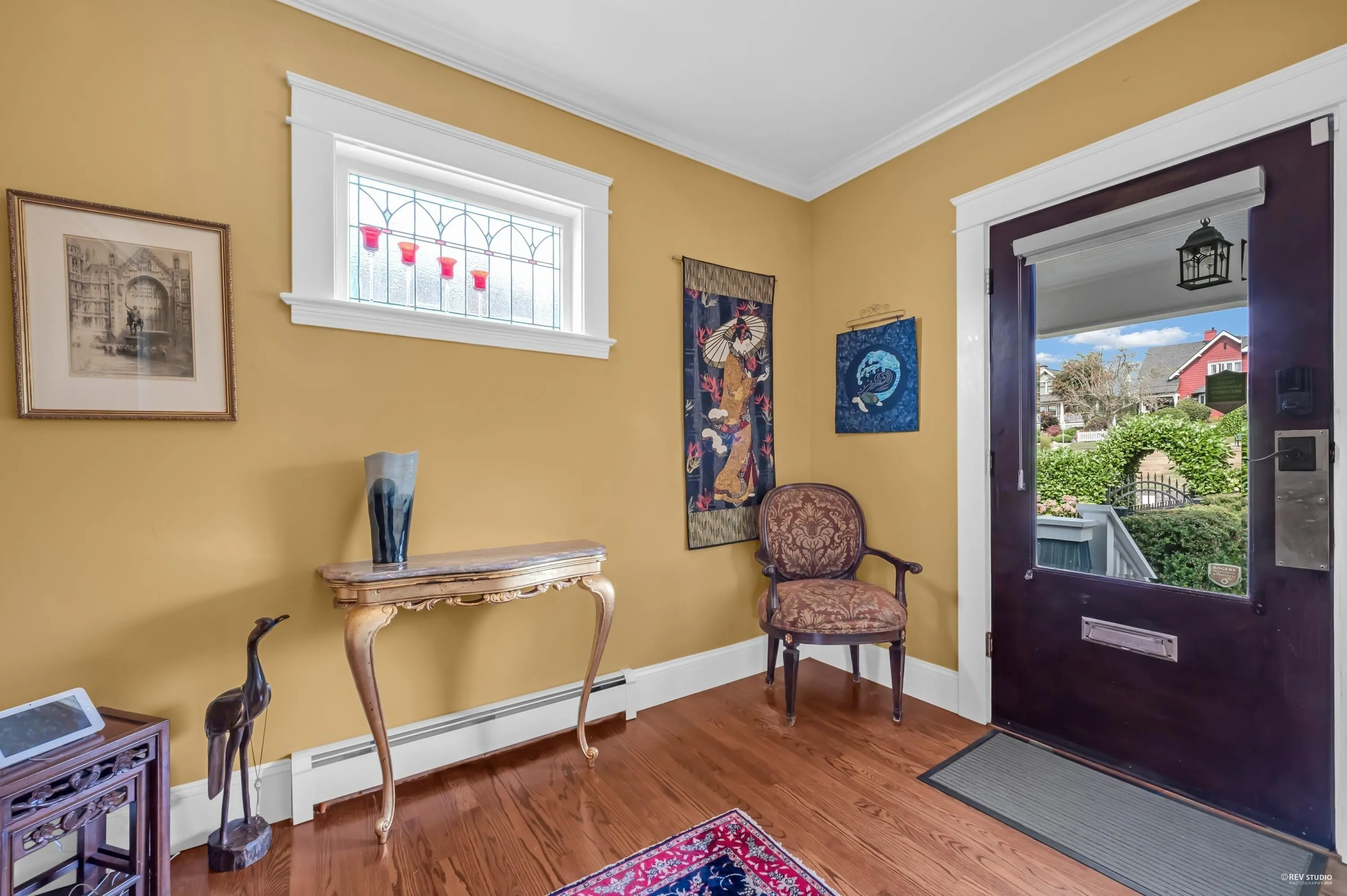 255 W 6th Street