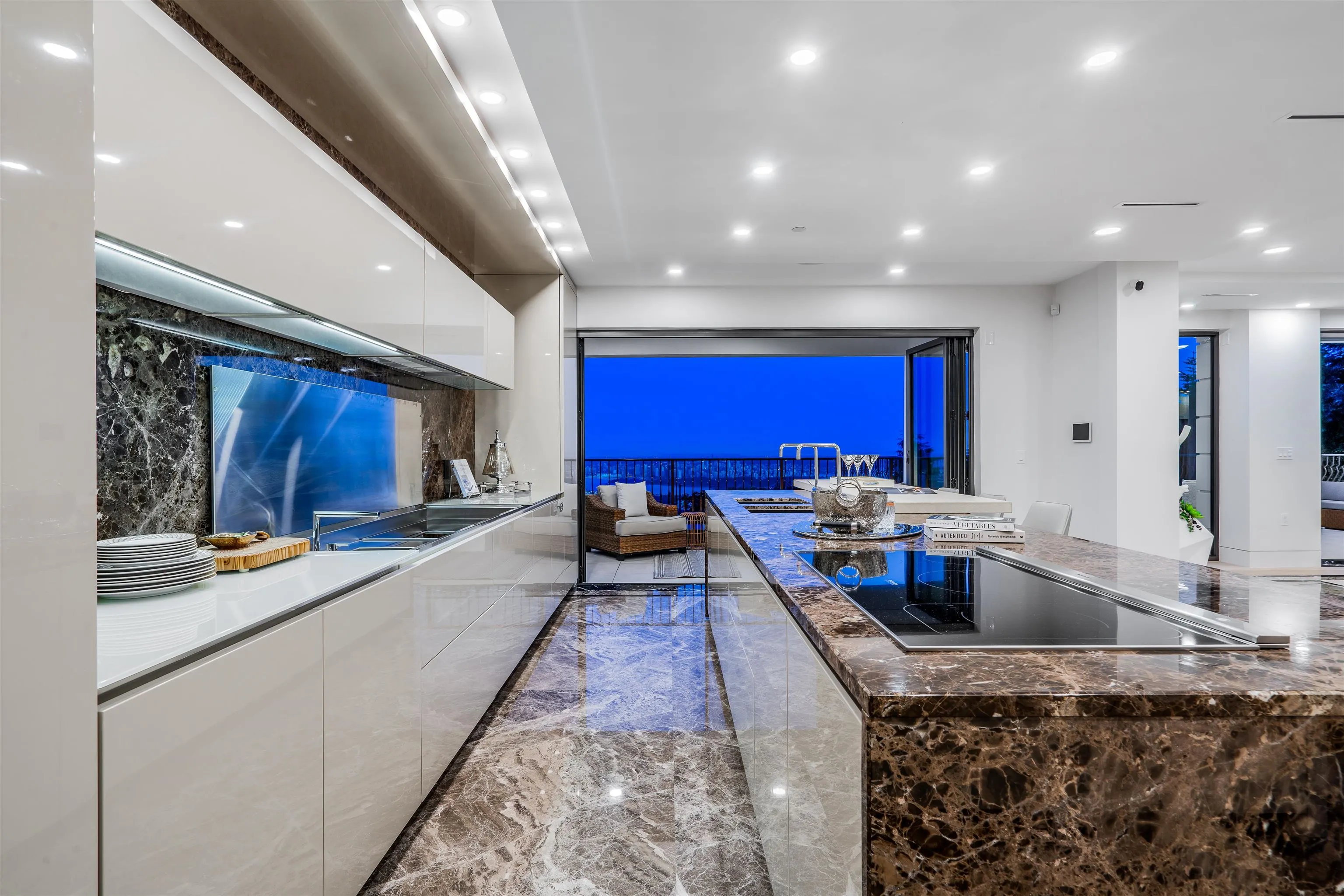 1123 Crestline Road