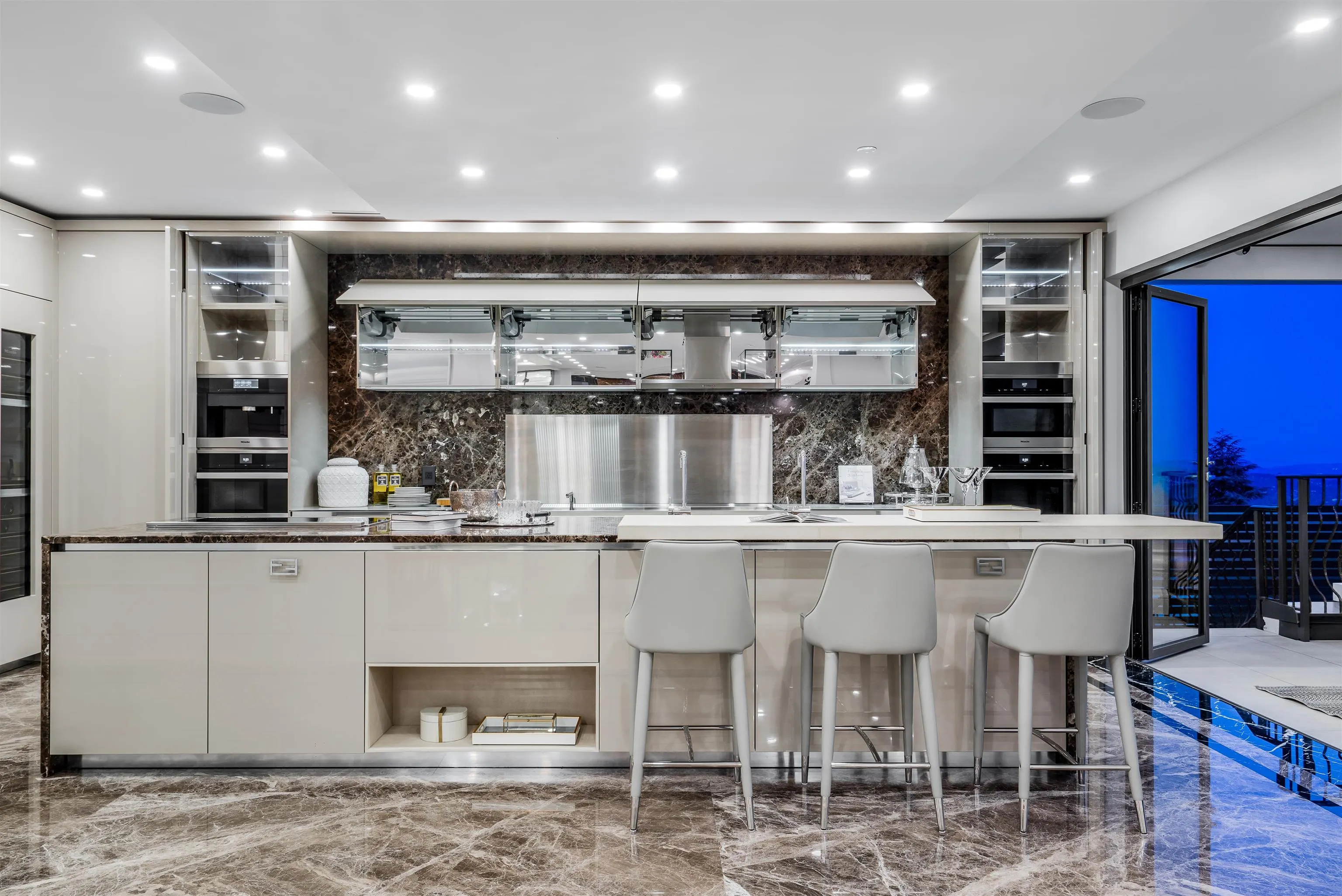 1123 Crestline Road