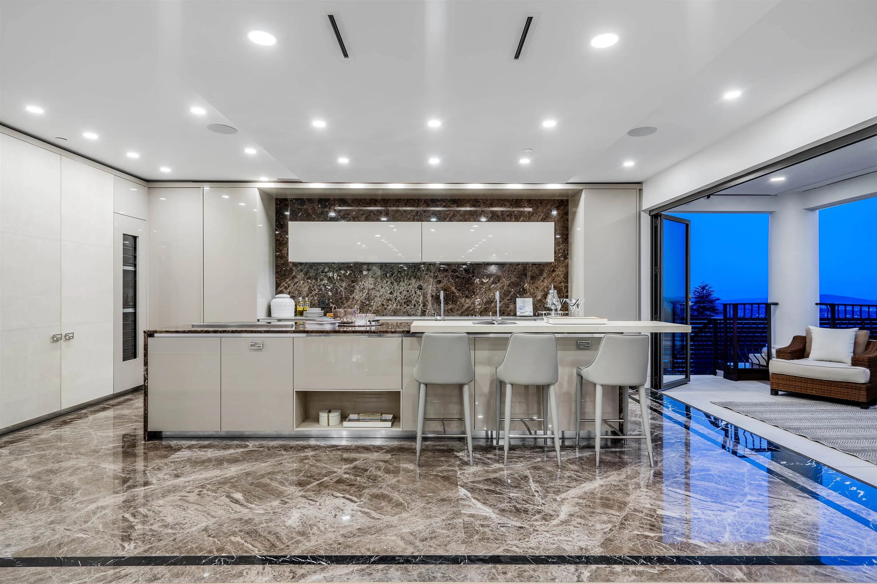 1123 Crestline Road