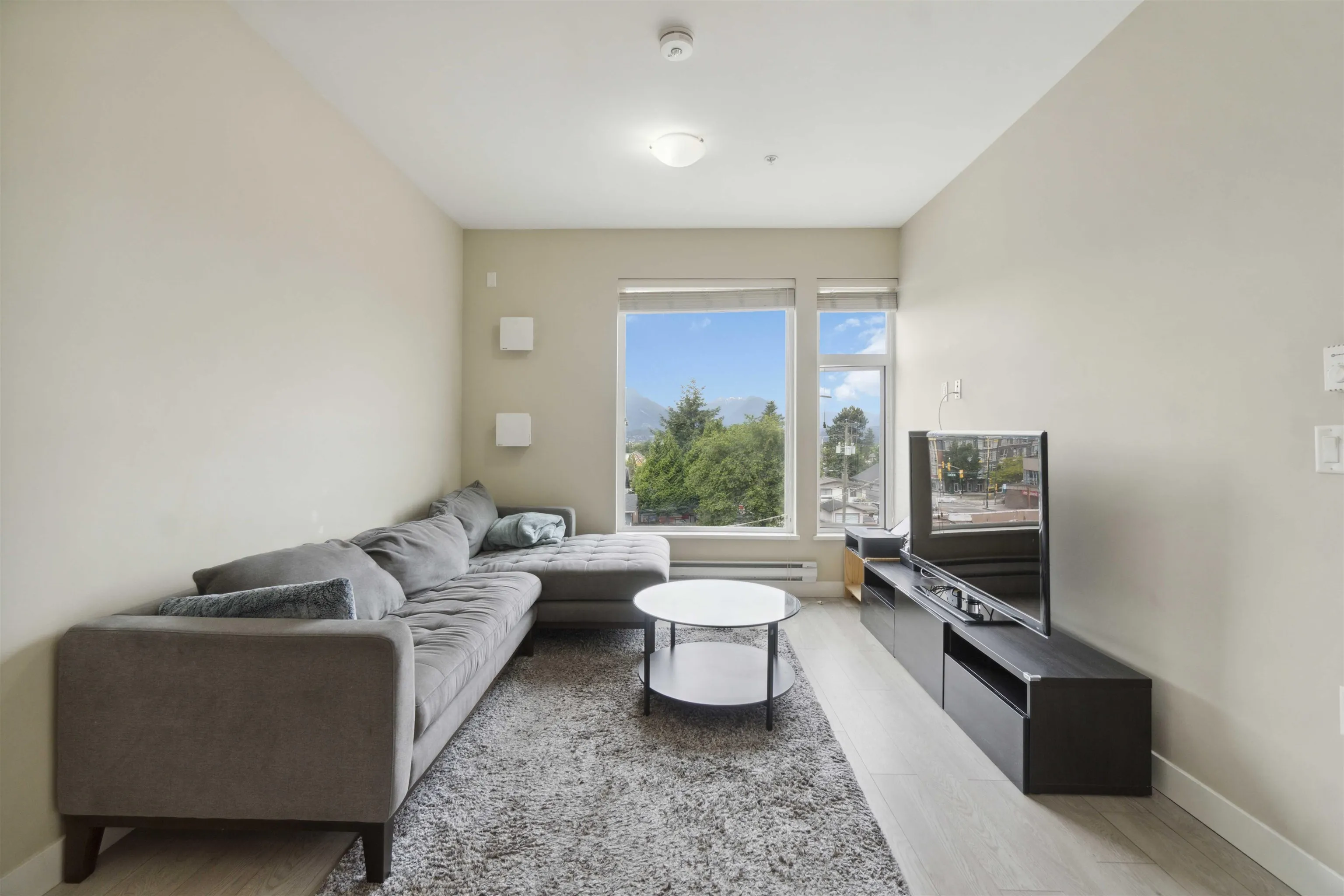 PH8 1838 Renfrew Street