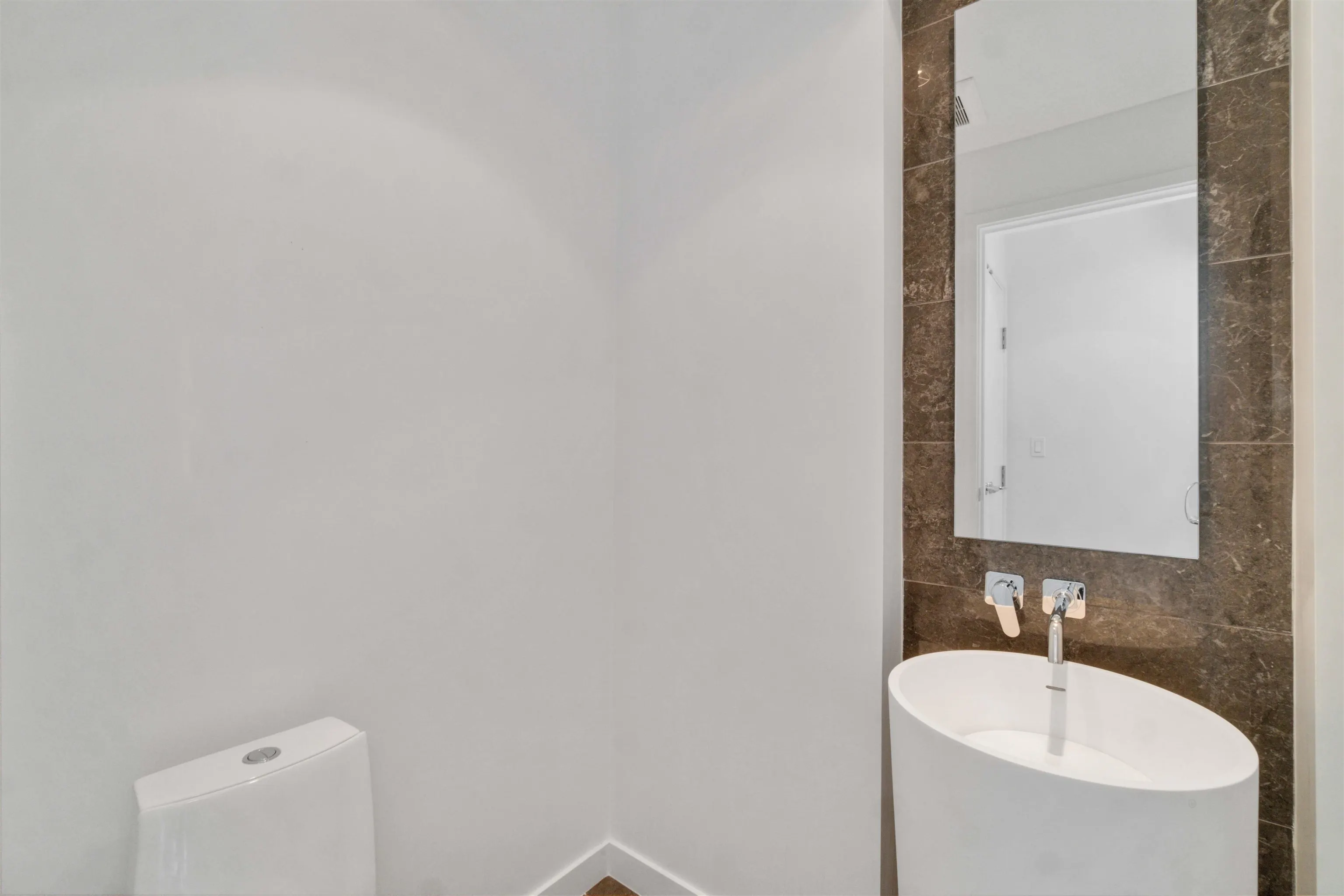 1302 5111 Brighouse Way