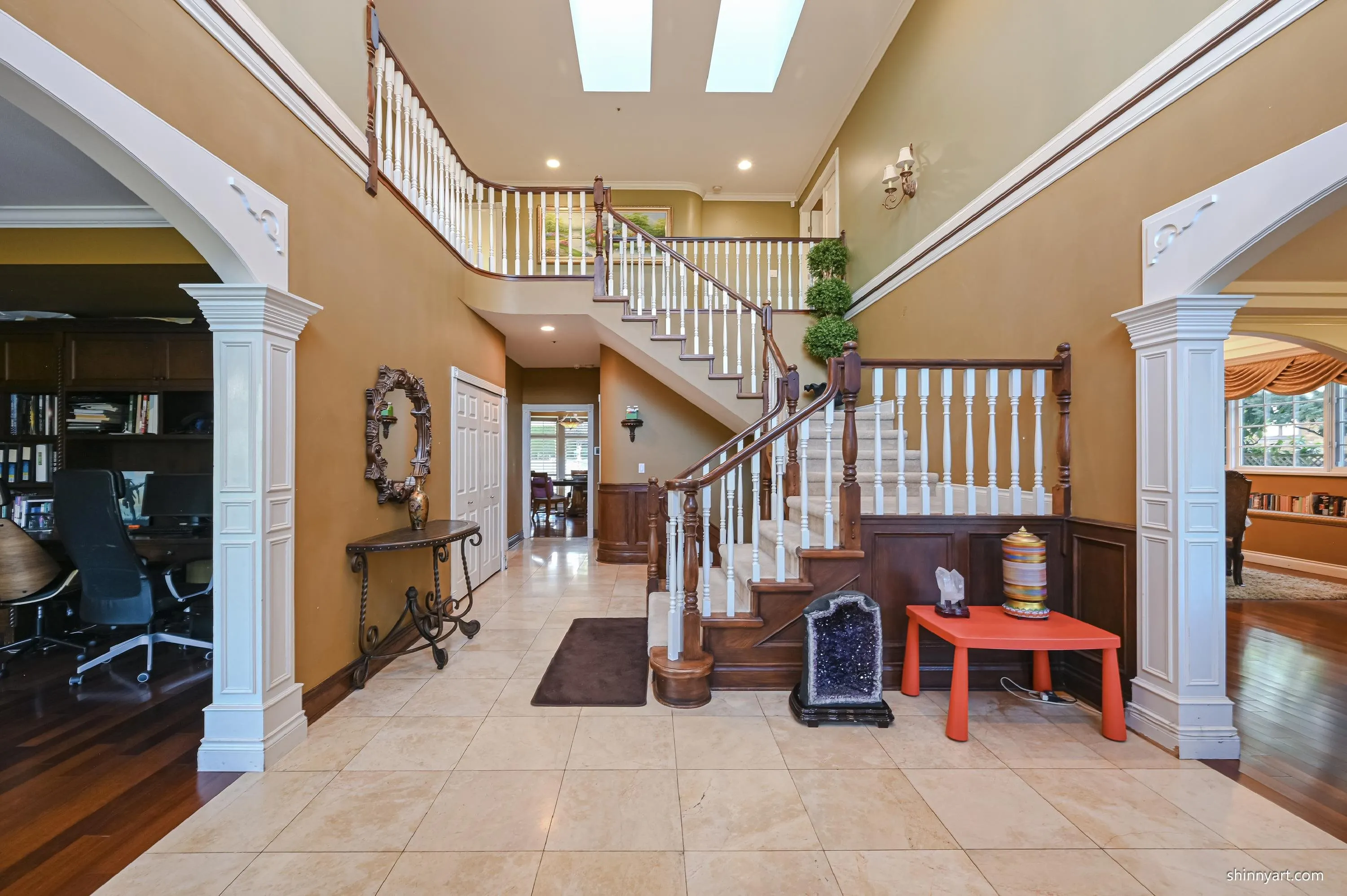 1368 Minto Crescent