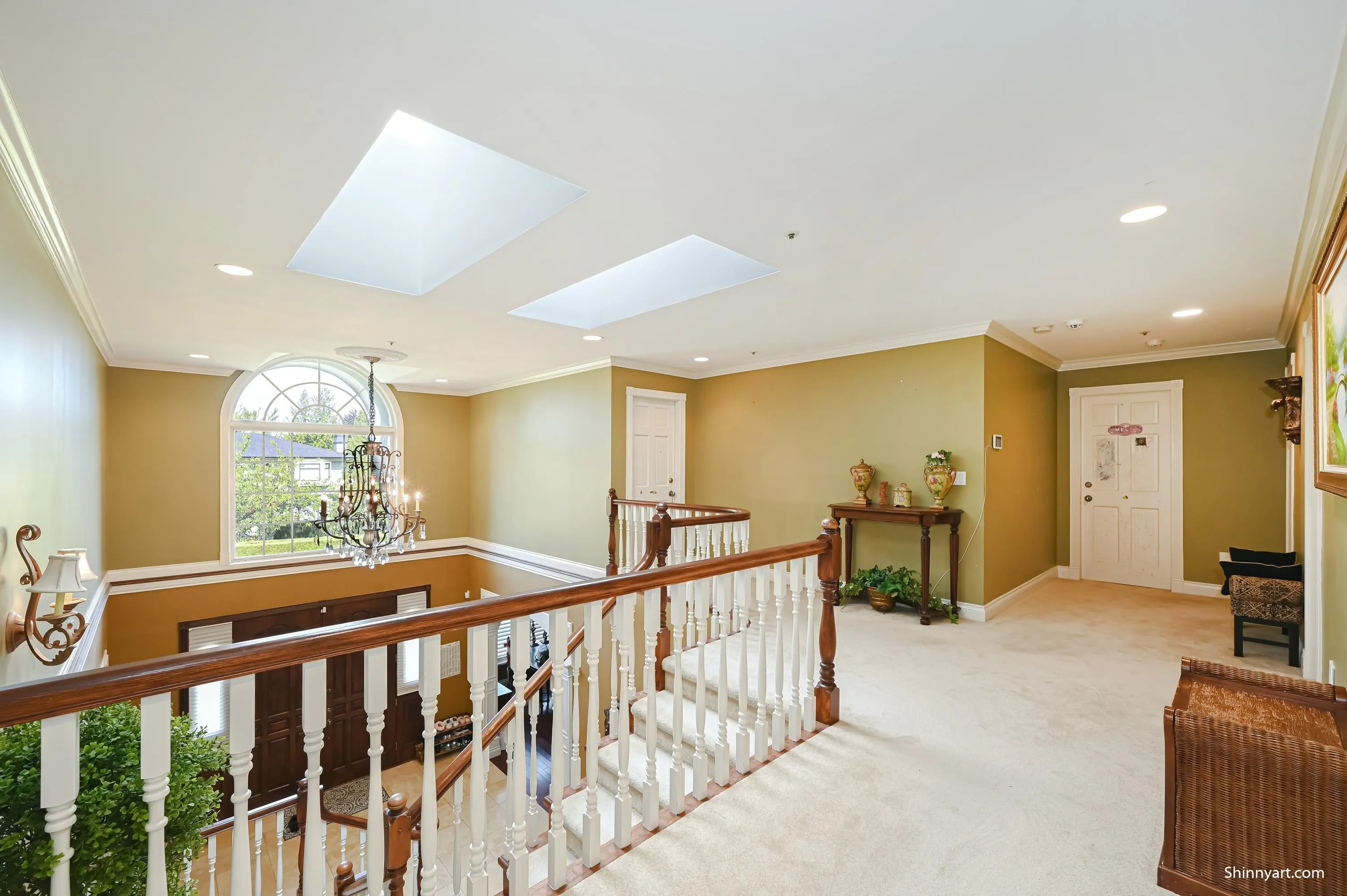 1368 Minto Crescent