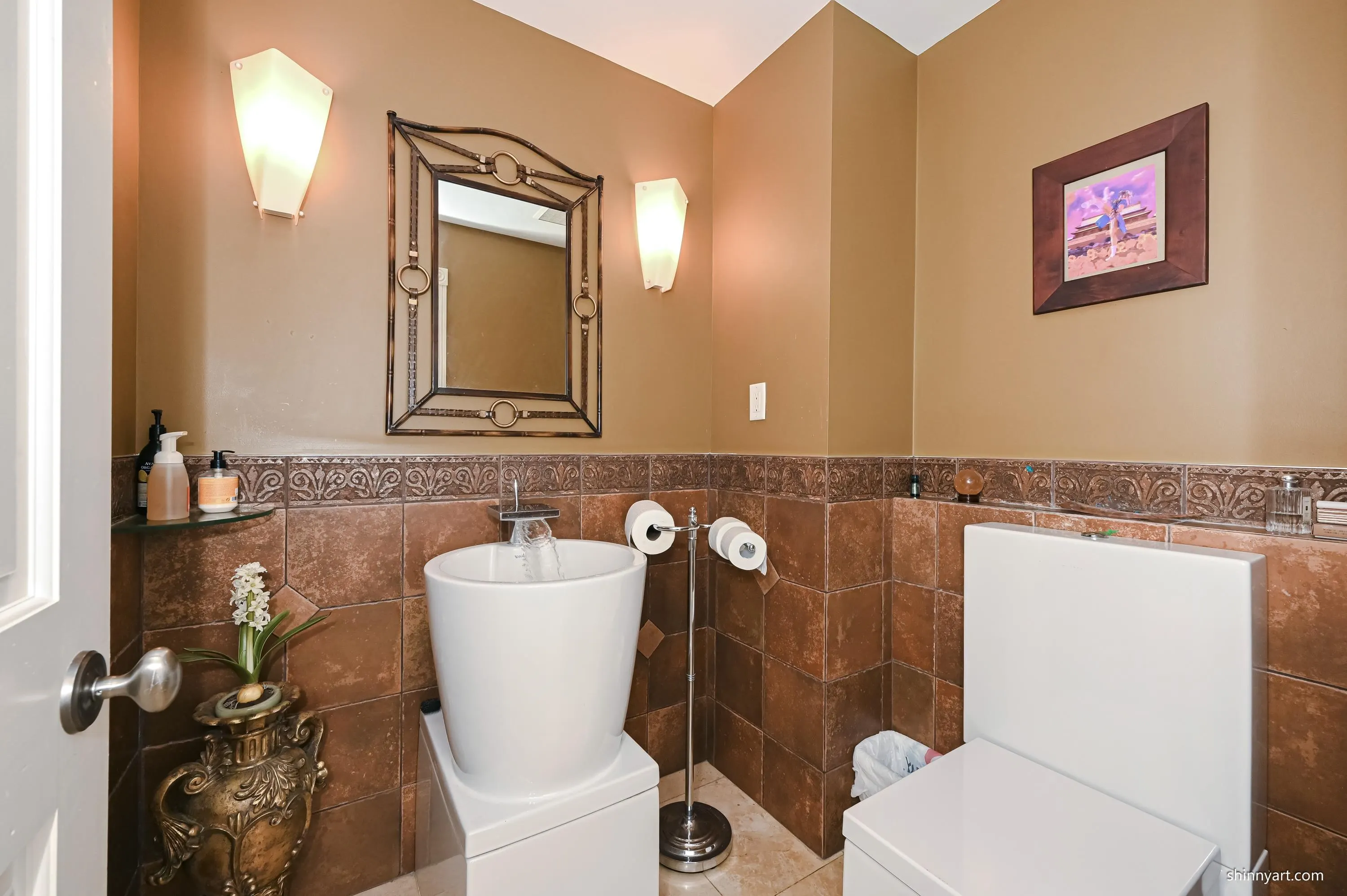 1368 Minto Crescent