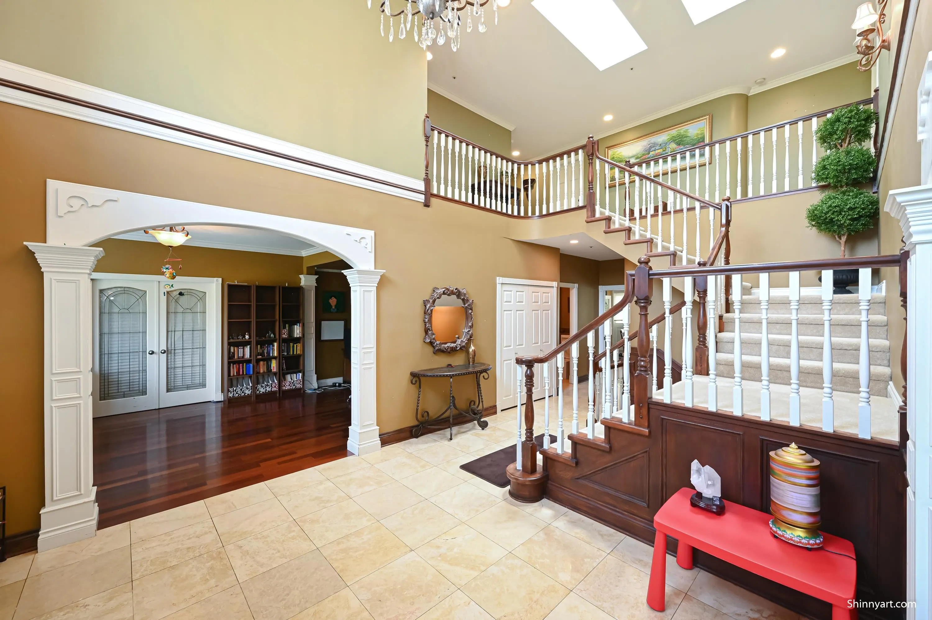 1368 Minto Crescent