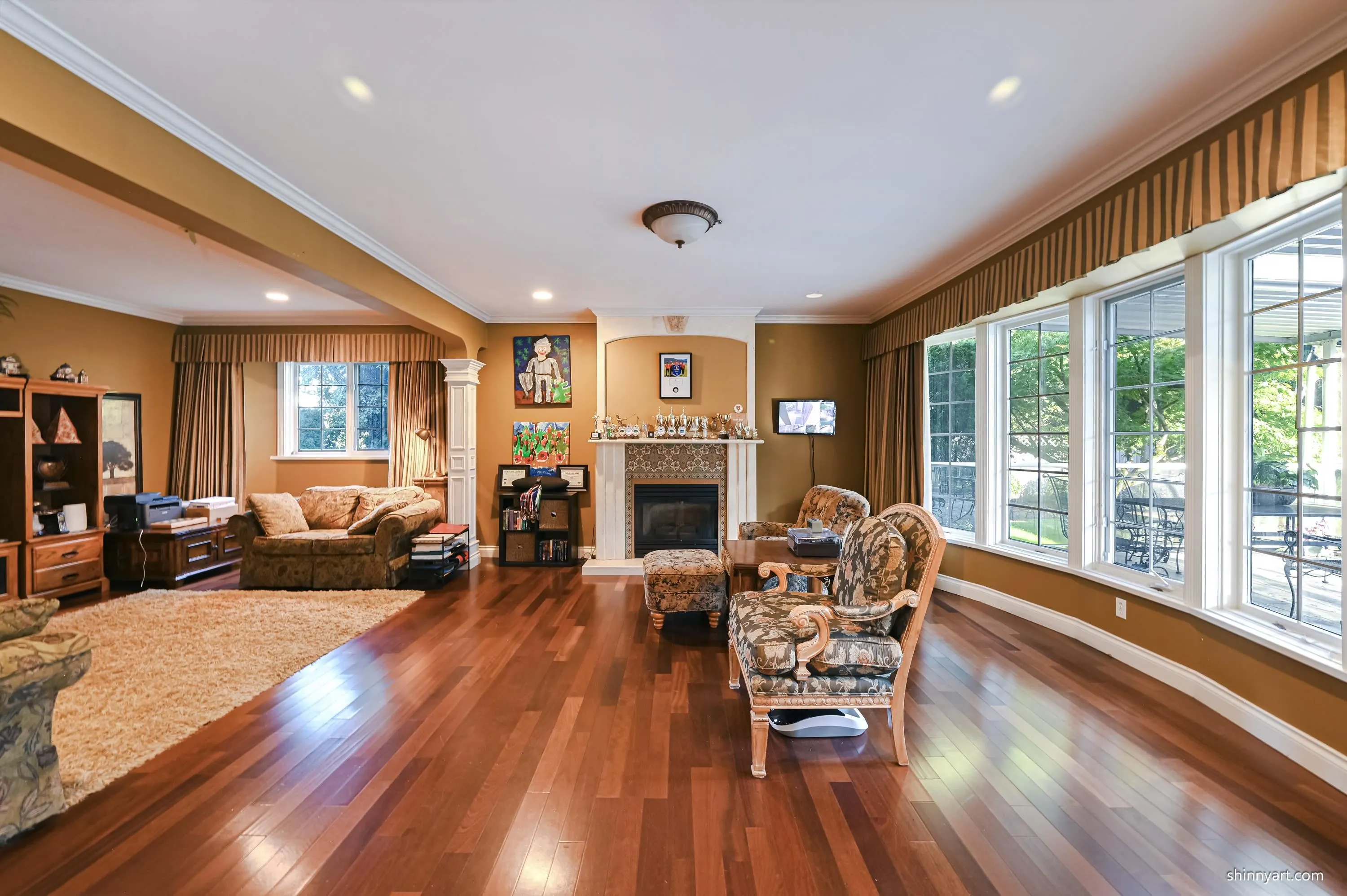 1368 Minto Crescent