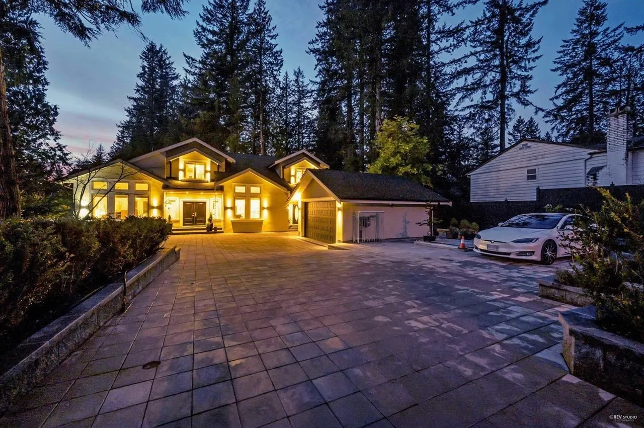 4511 Capilano Road