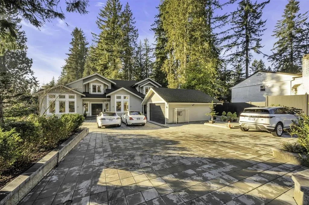 4511 Capilano Road