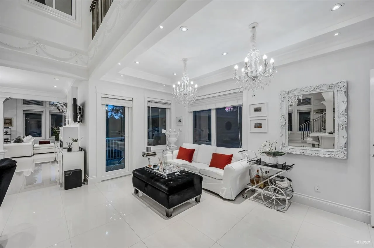 4511 Capilano Road