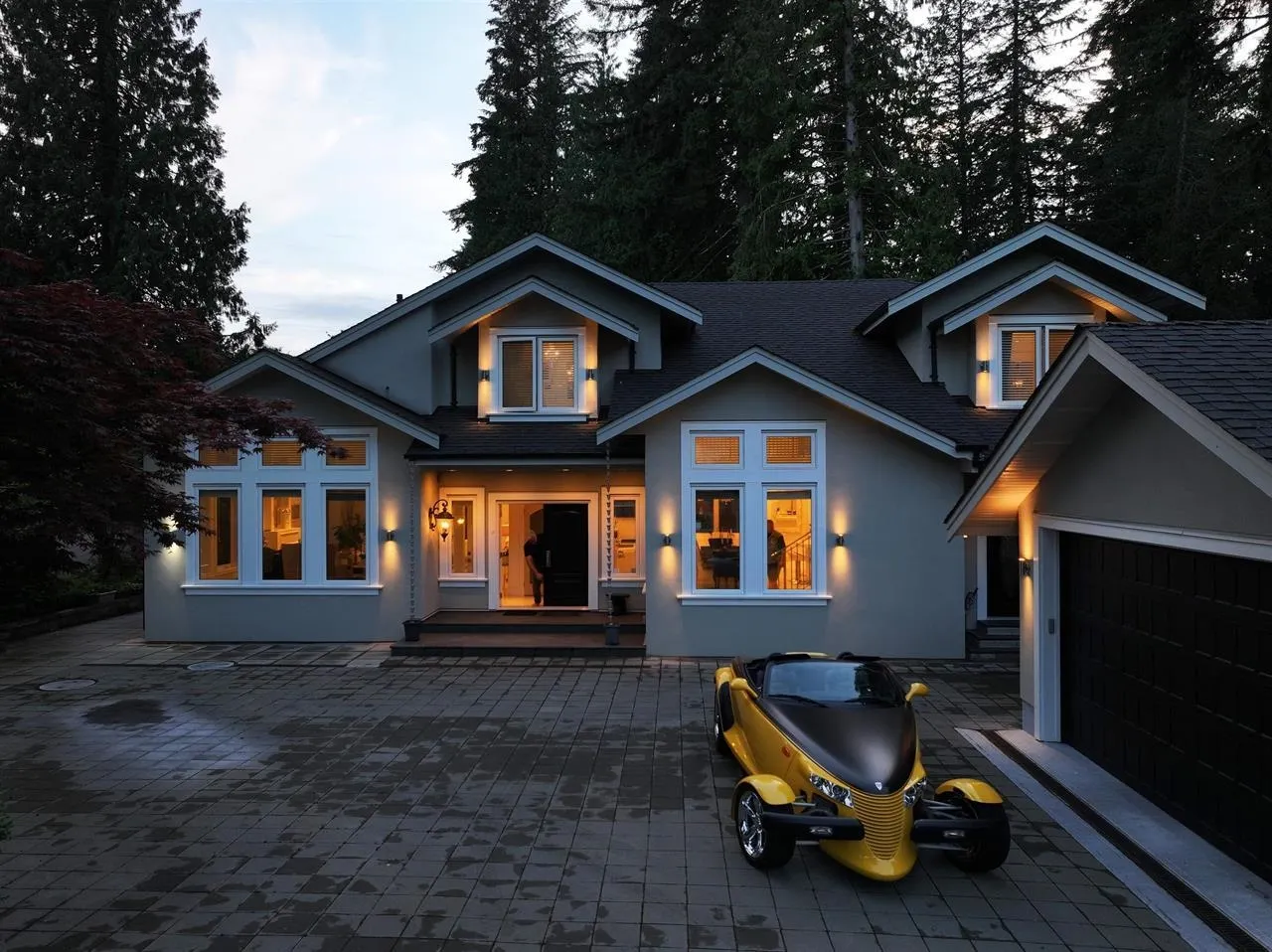 4511 Capilano Road