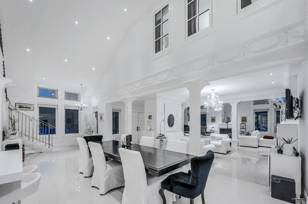 4511 Capilano Road