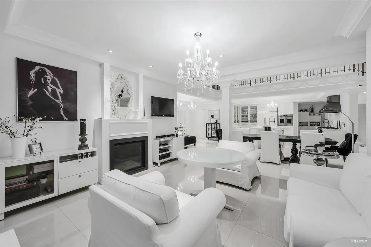 4511 Capilano Road