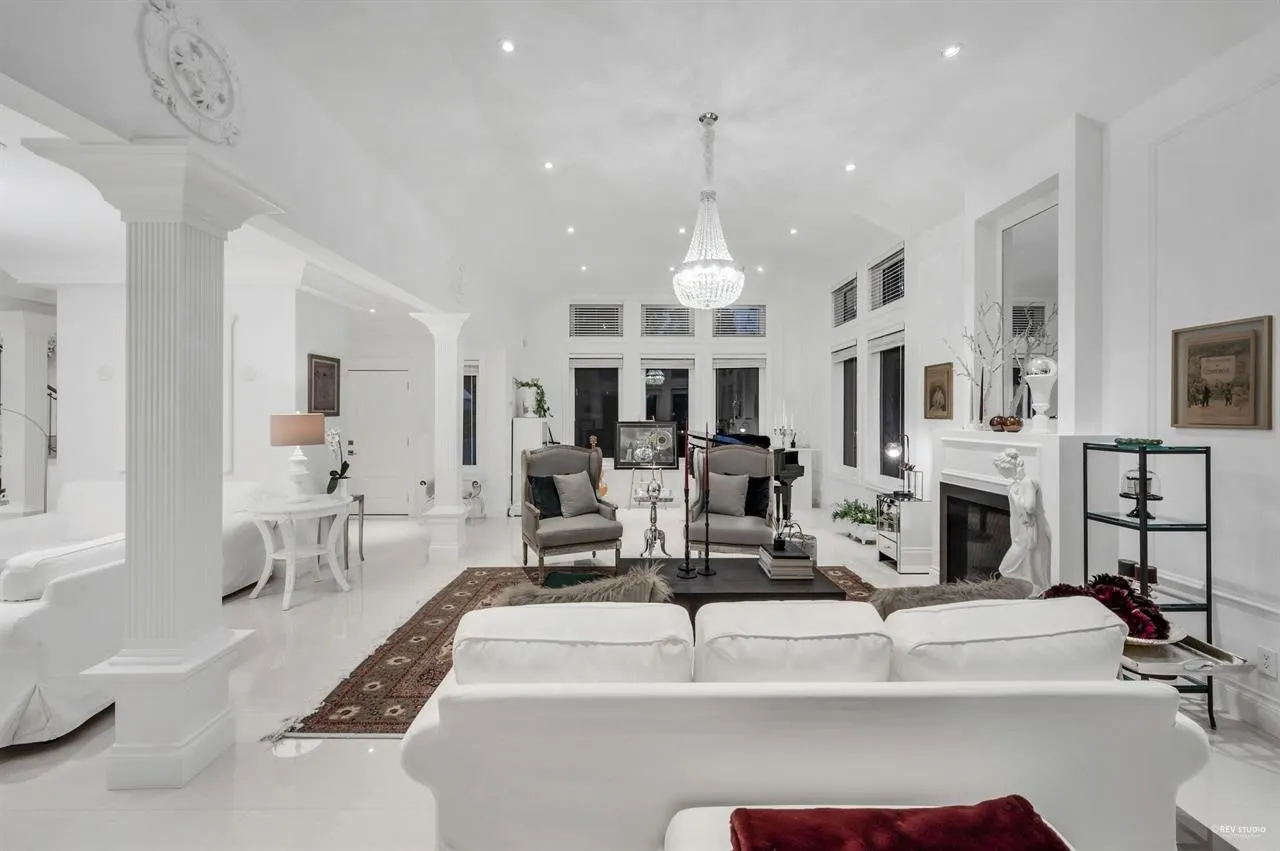 4511 Capilano Road