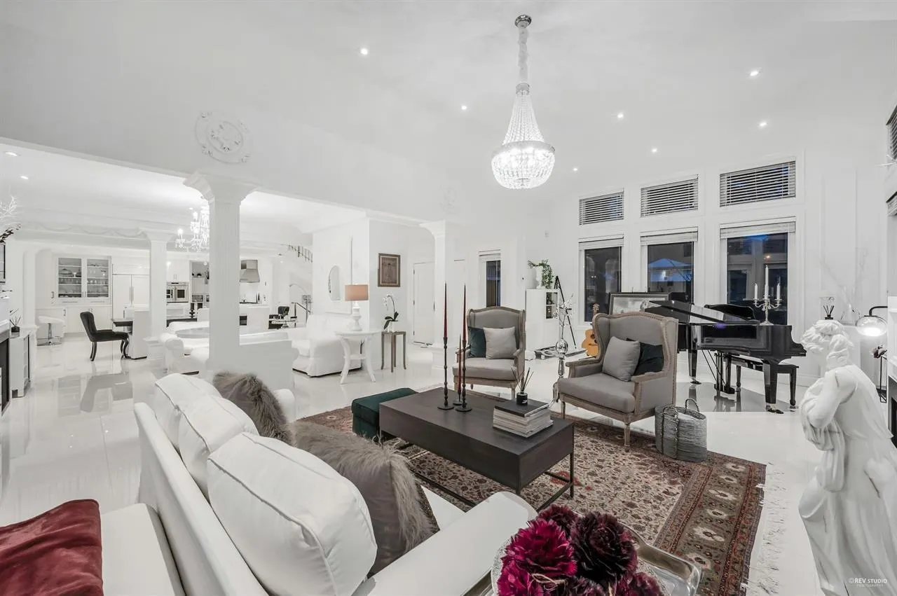 4511 Capilano Road