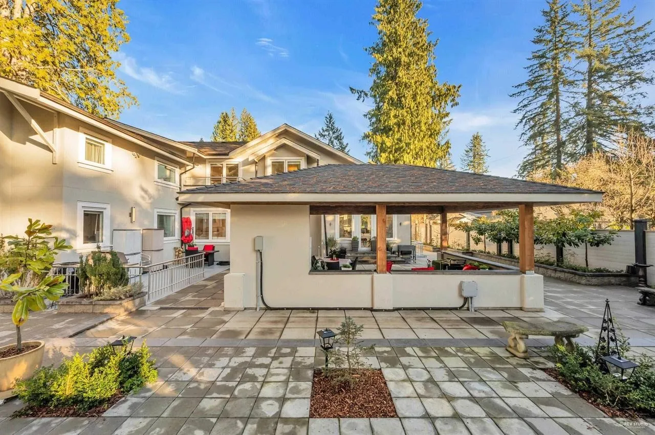 4511 Capilano Road