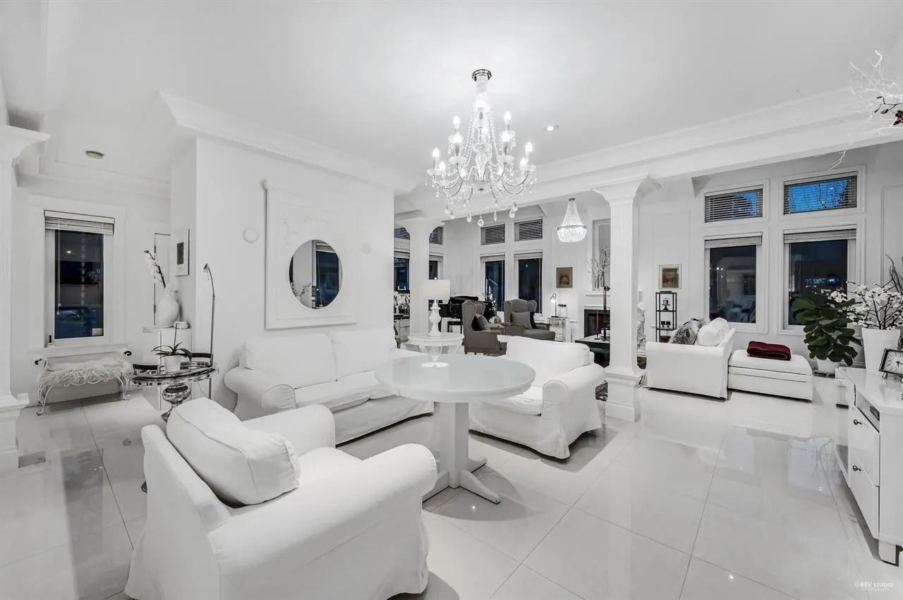 4511 Capilano Road