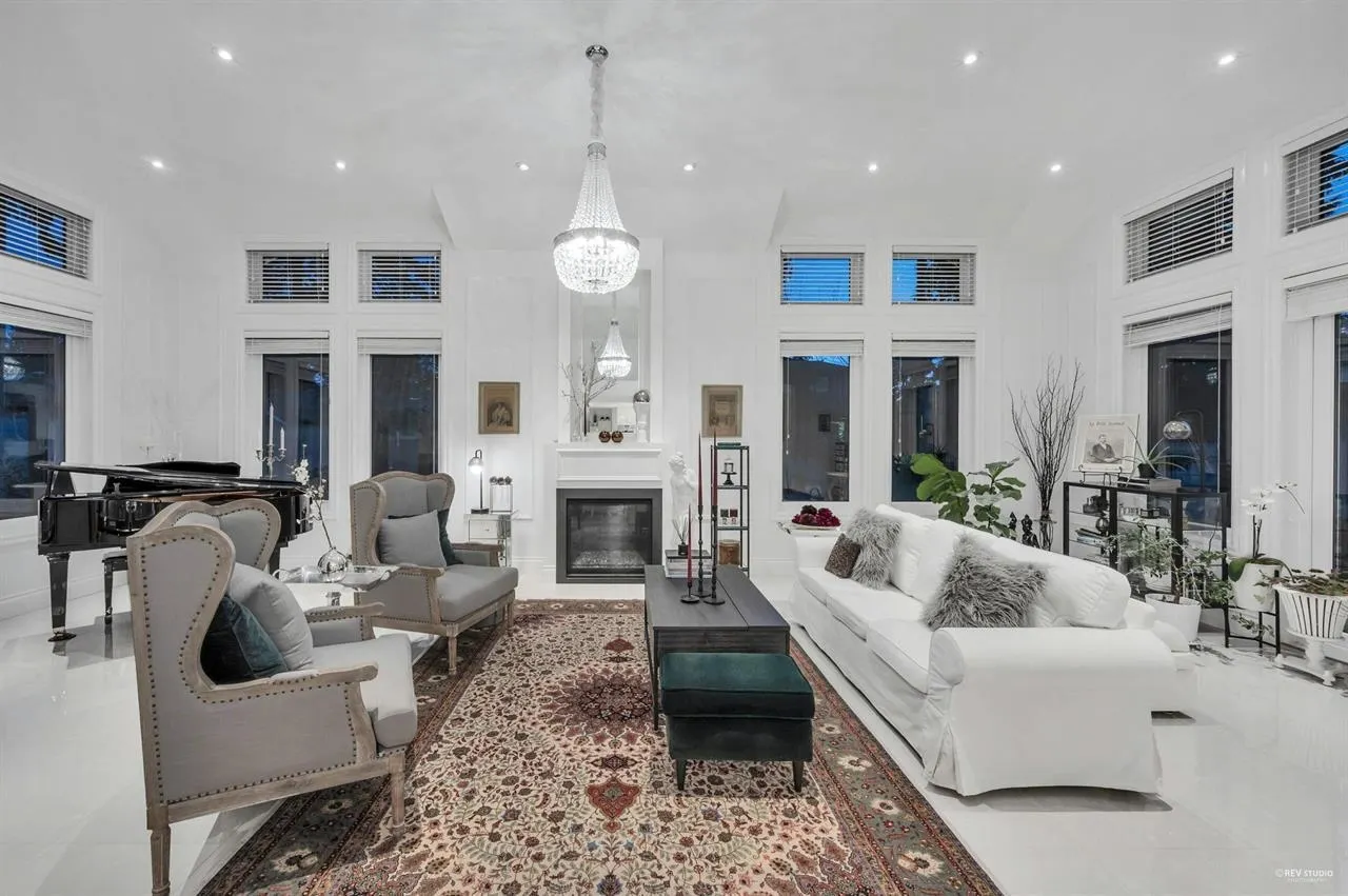4511 Capilano Road