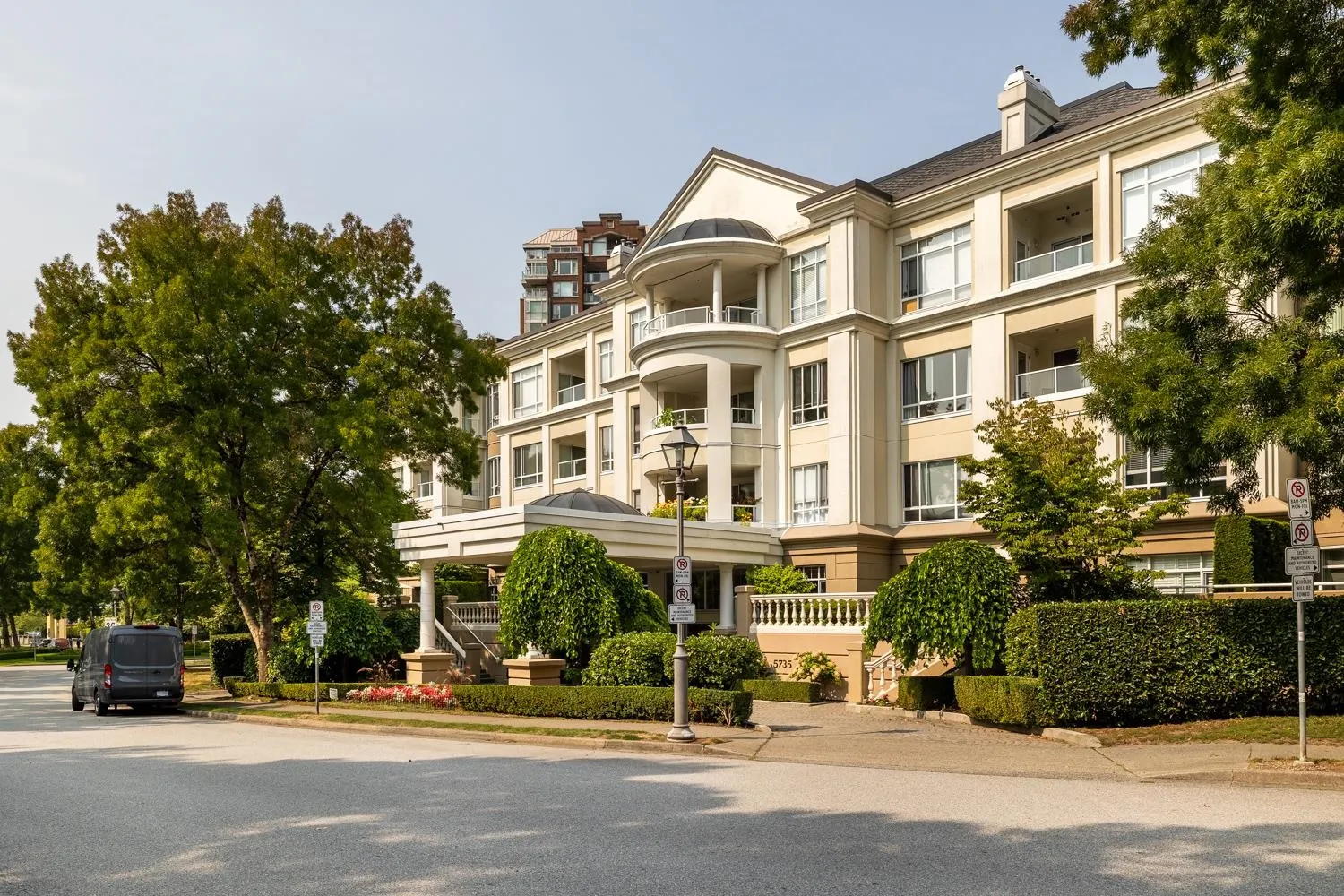 403 5735 Hampton Place