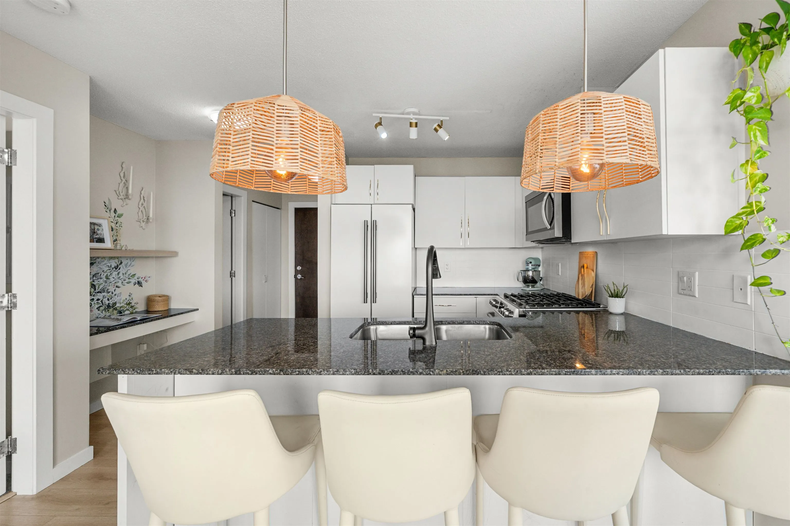 2306 4888 Brentwood Drive