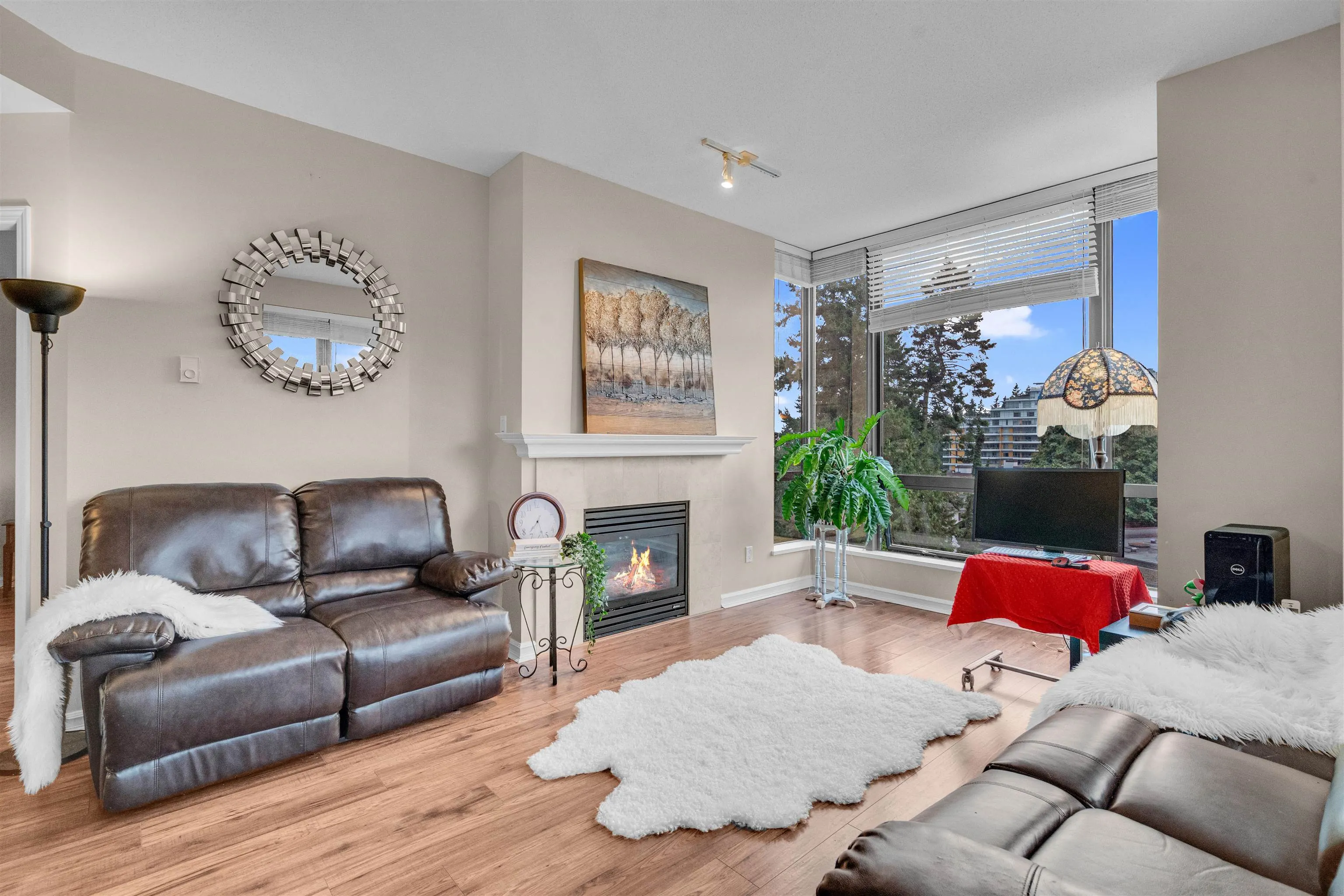 603 1550 Martin Street