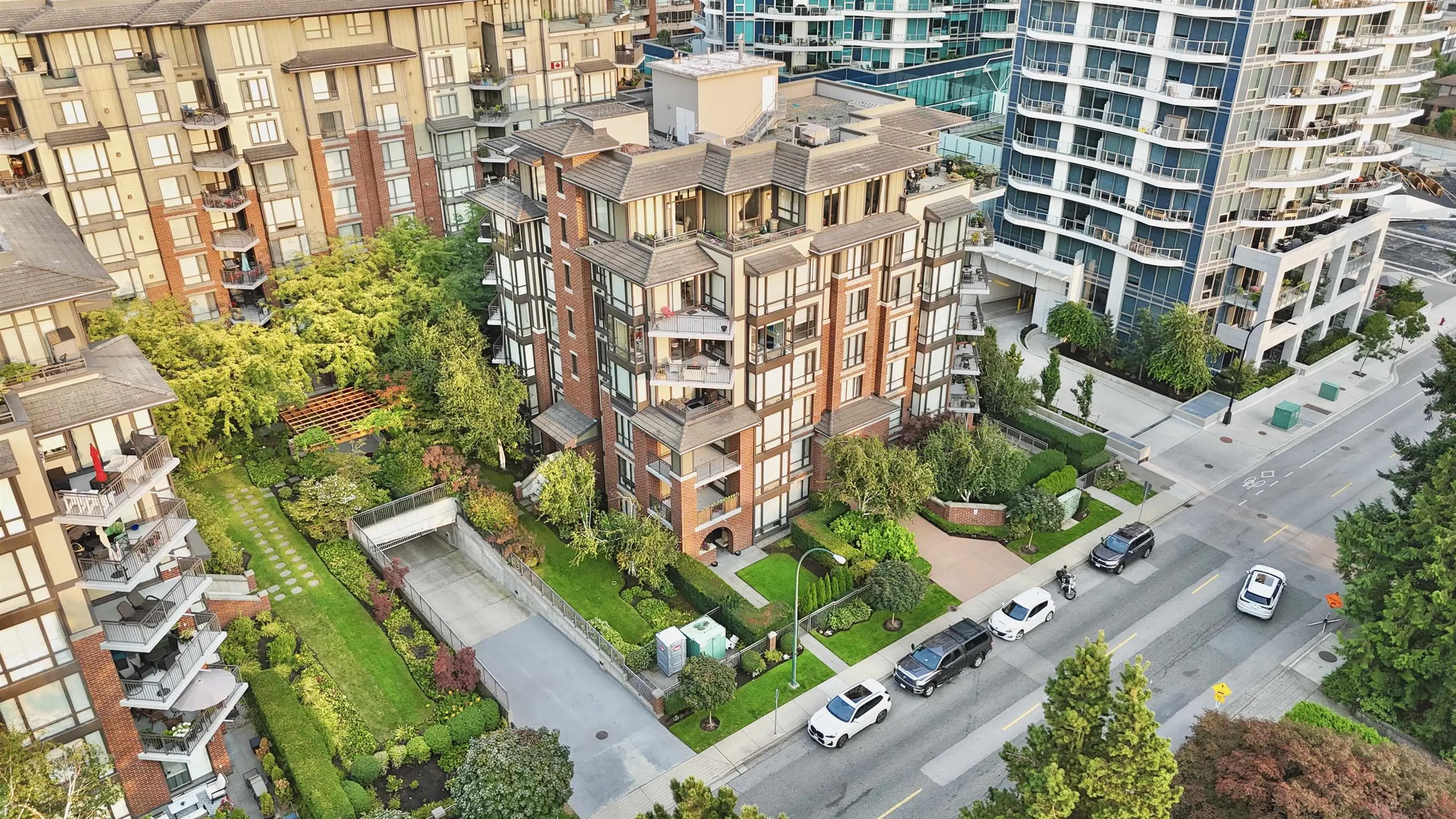 603 1550 Martin Street