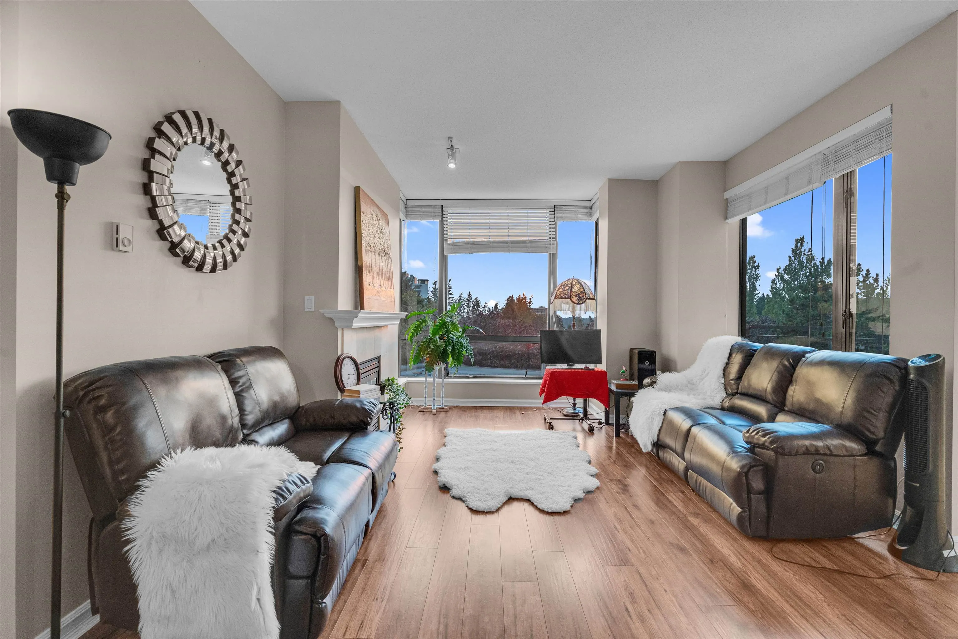 603 1550 Martin Street