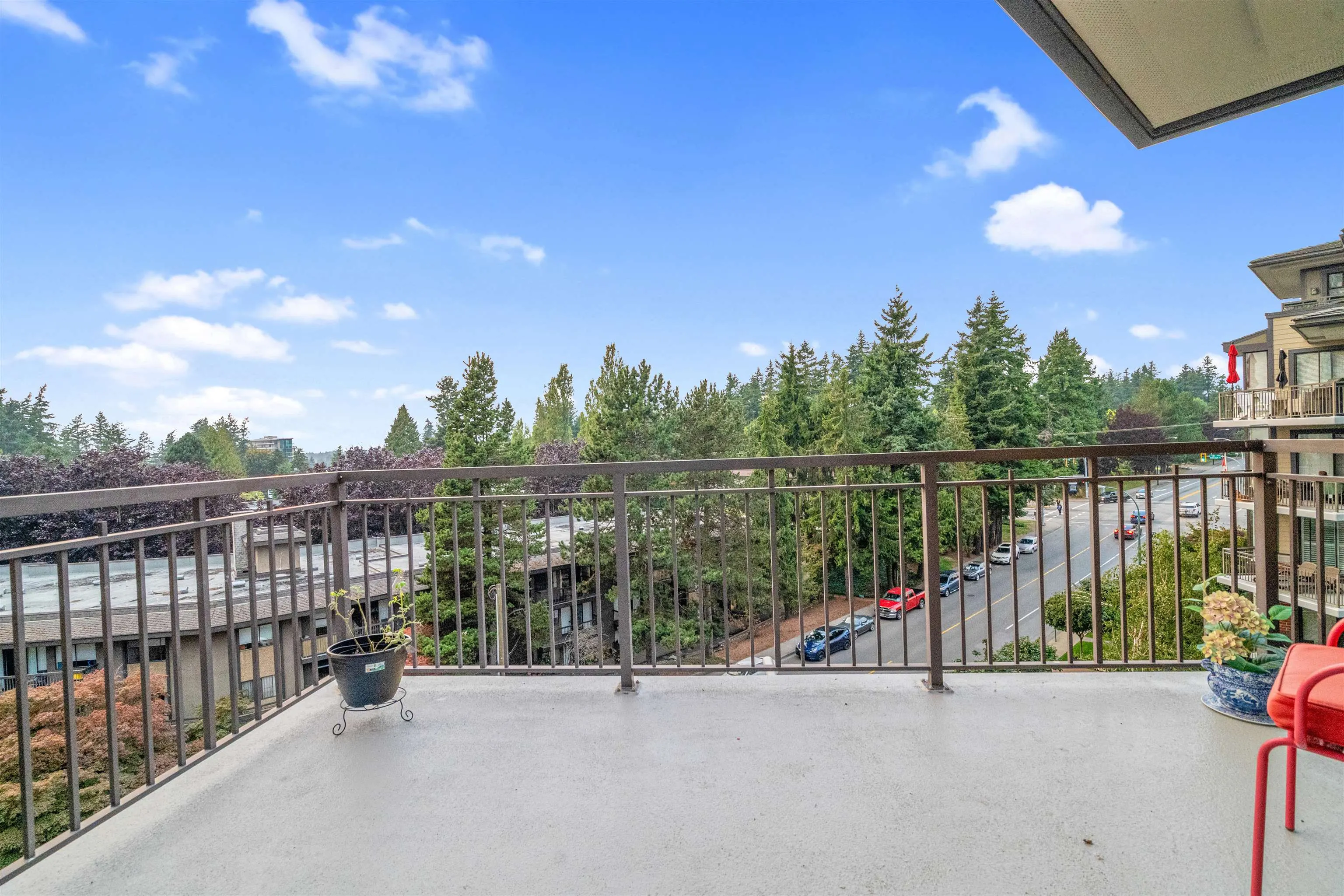 603 1550 Martin Street