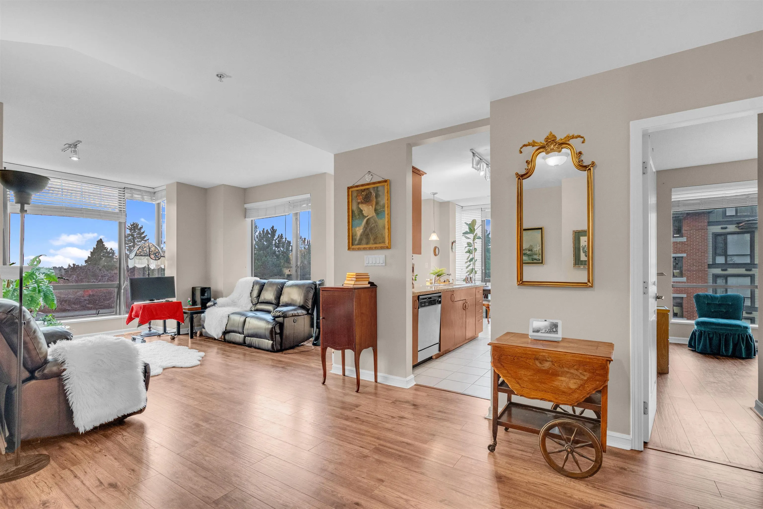 603 1550 Martin Street