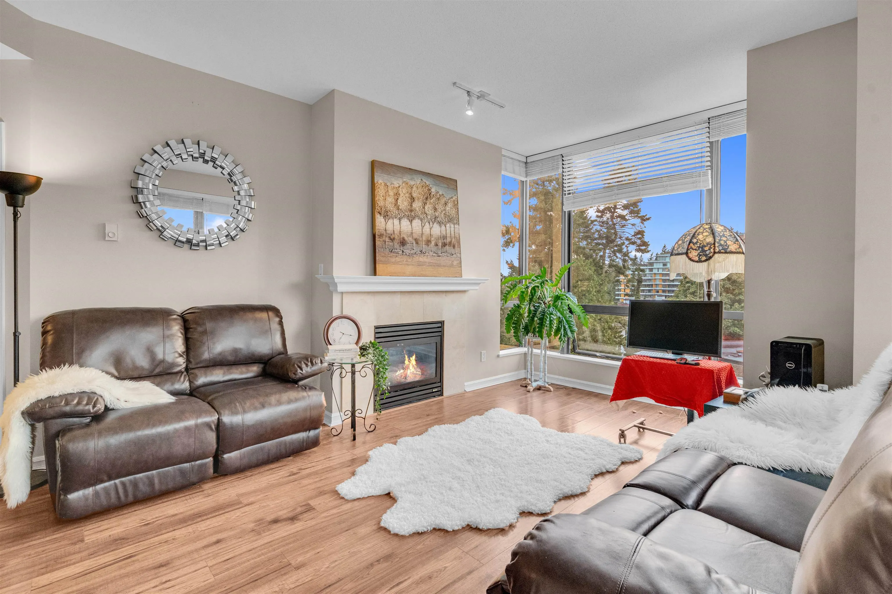 603 1550 Martin Street