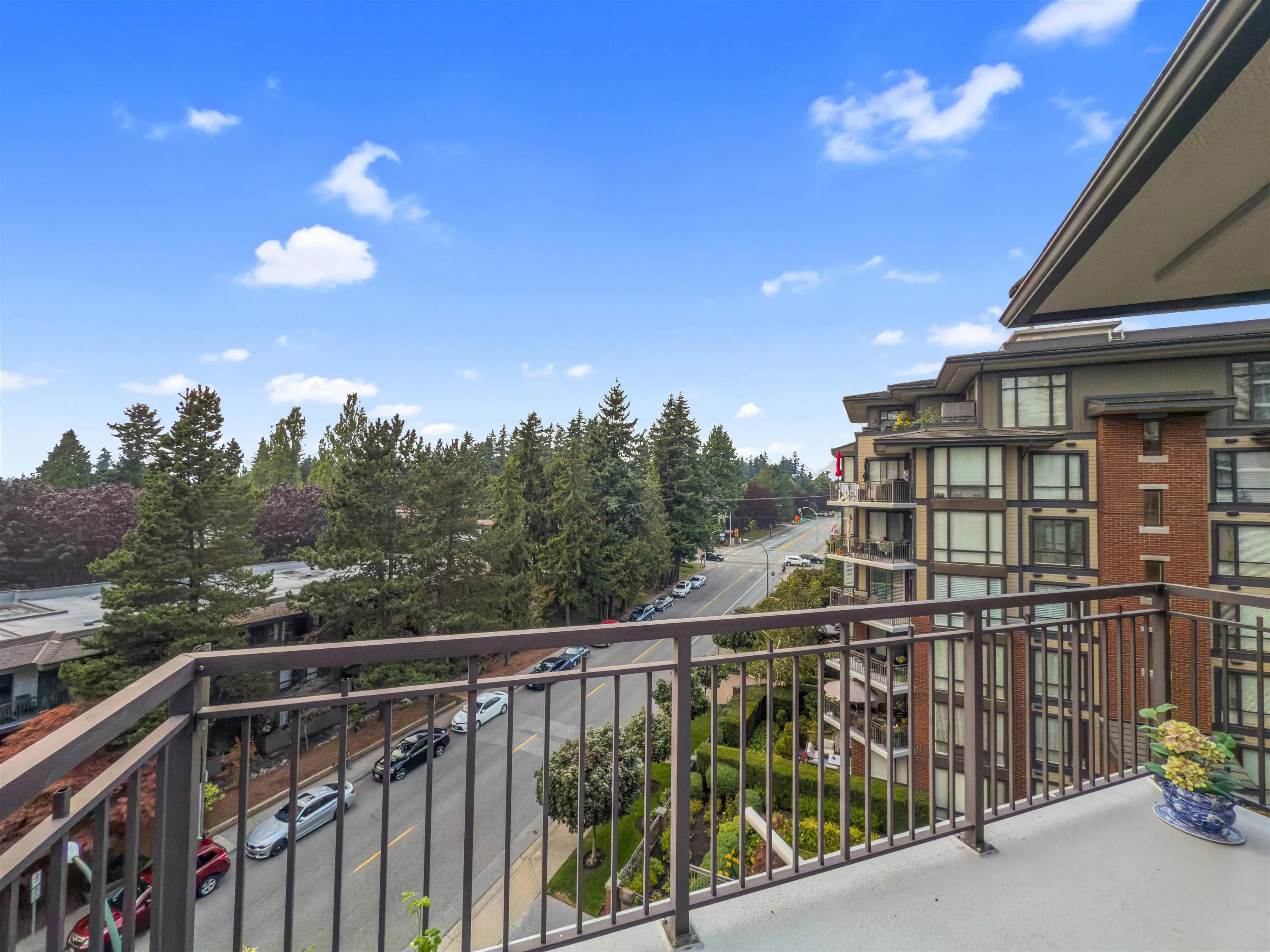 603 1550 Martin Street