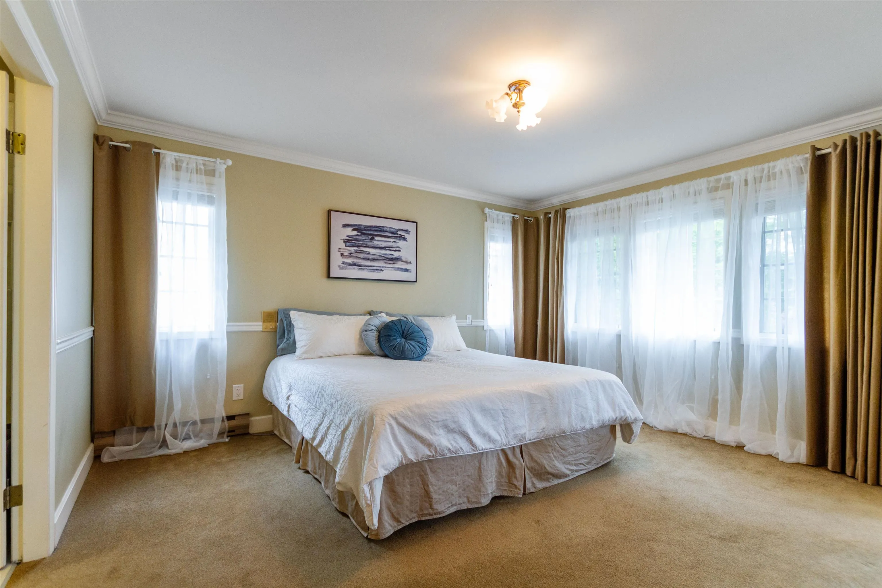 408 Riverview Crescent