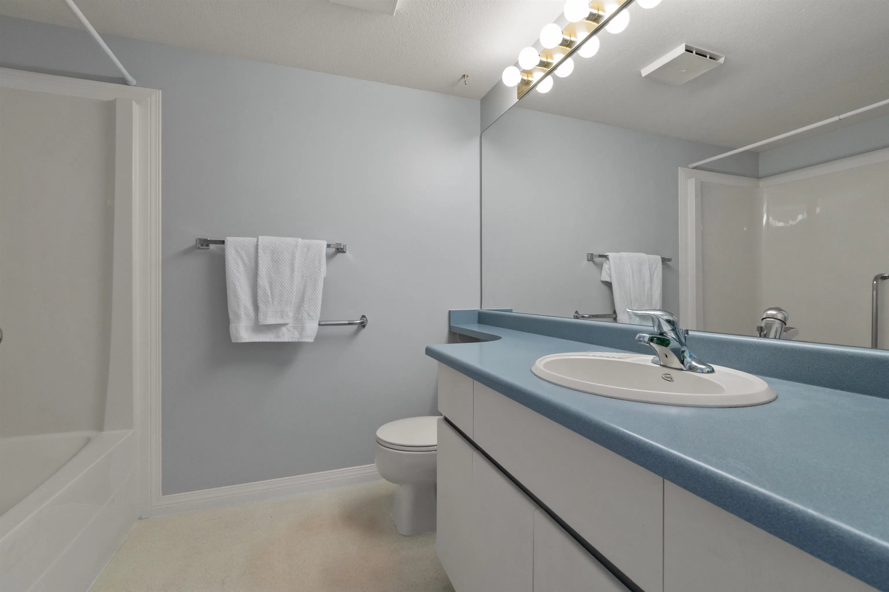 202 7685 Amber Drive